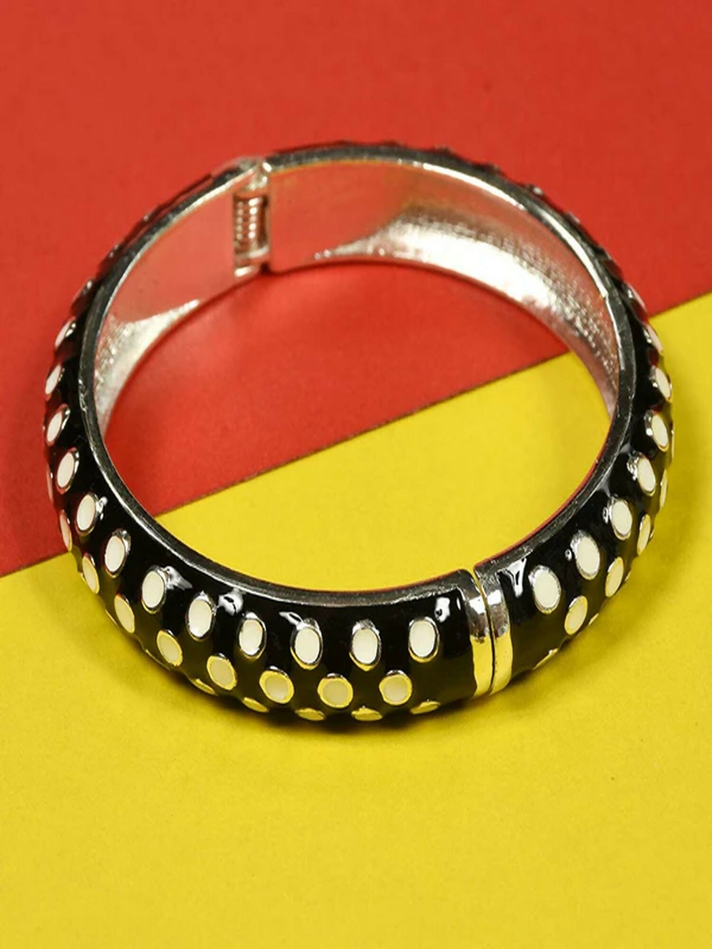 Funky's Women Attractive Designer Clutch Bangle-10804