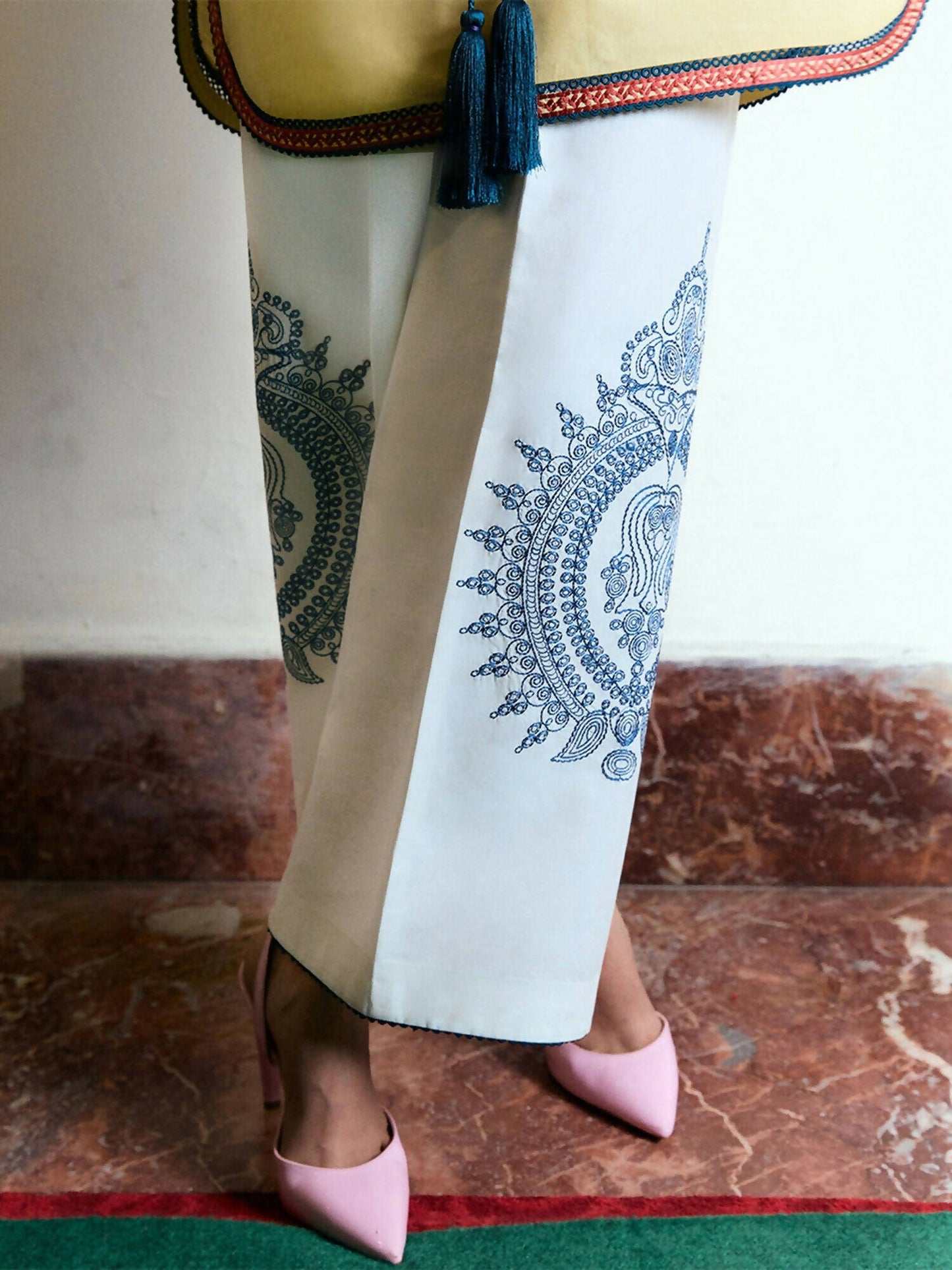 Jugnu by Hussain Rehar Summer Pret'25 Edit III Cotton Embroidered 3-Piece Suit-Yavani
