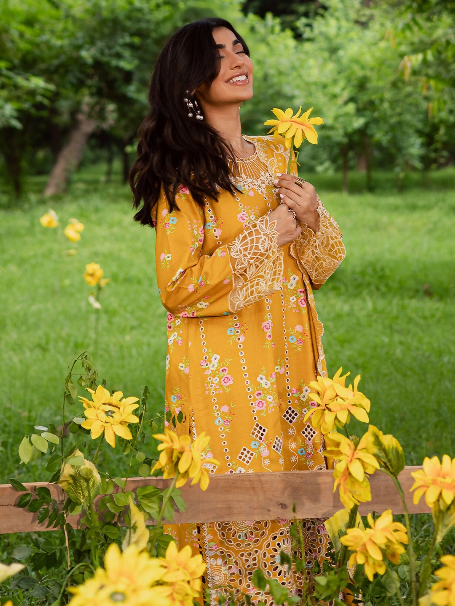 Mahnur Gardenia Khaddar Embroidered Unstitched 3-Piece Suit-GR-08