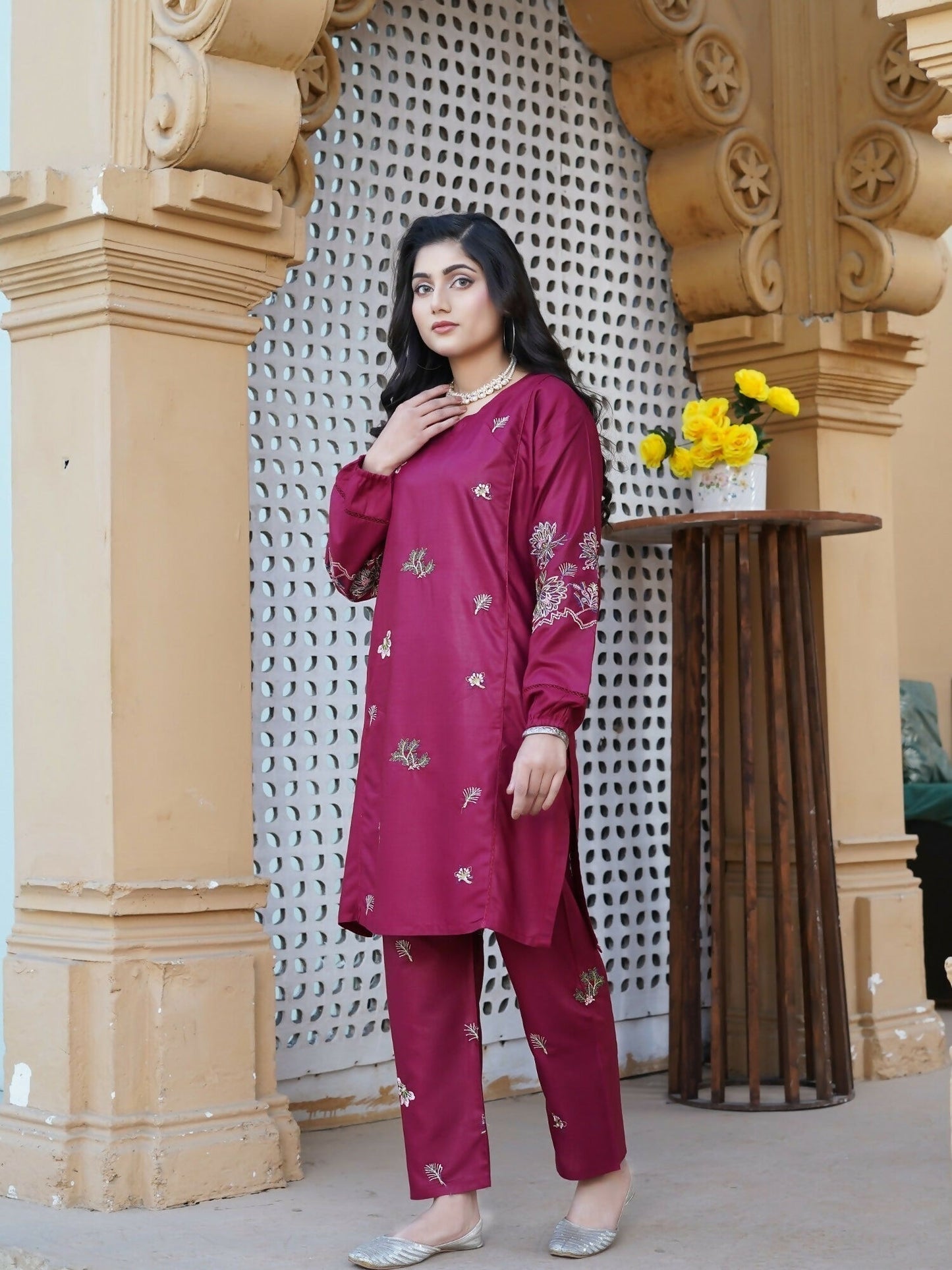 Stylish Collection Aaraish Linen Embroidered Co-Ord Set–Amiya
