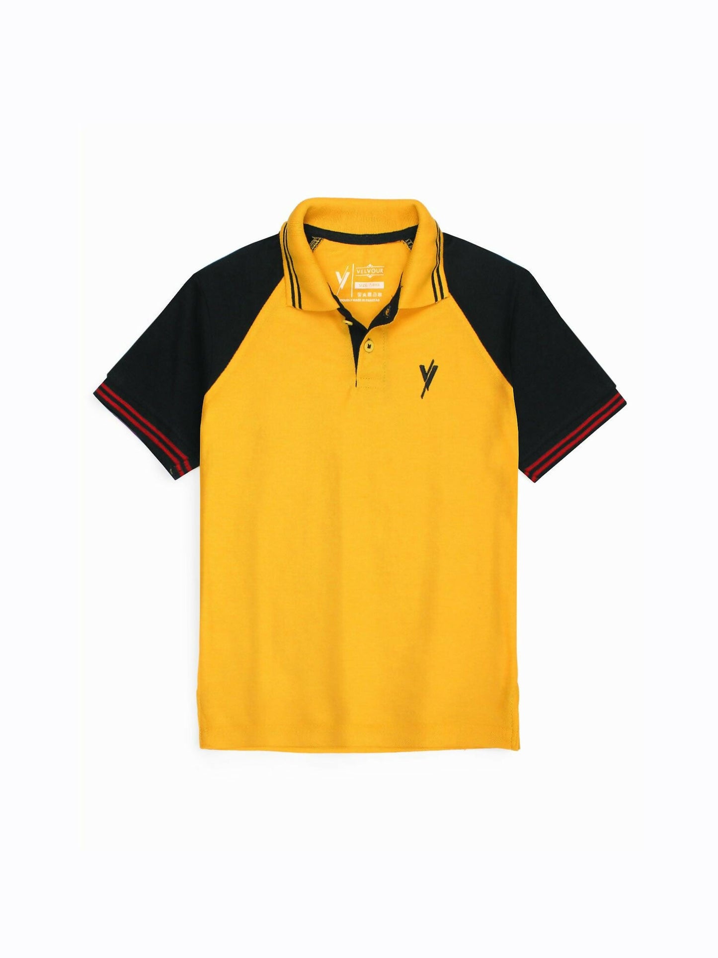 Stylish boys' half-sleeve polo made from breathable premium piqué fabric, featuring a tipping collar, signature embroidery, and a comfortable regular fit – perfect for summer wear.