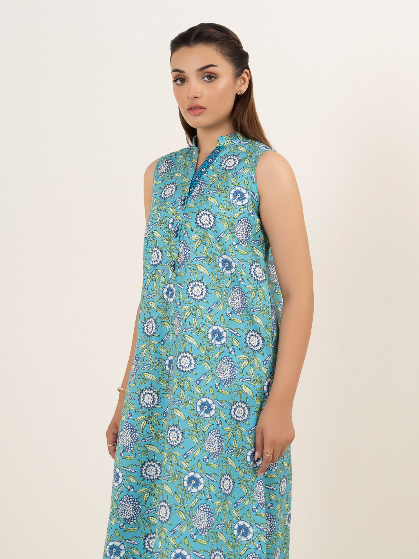 Sapphire Lawn Printed Unstitched 2-Piece Suit
