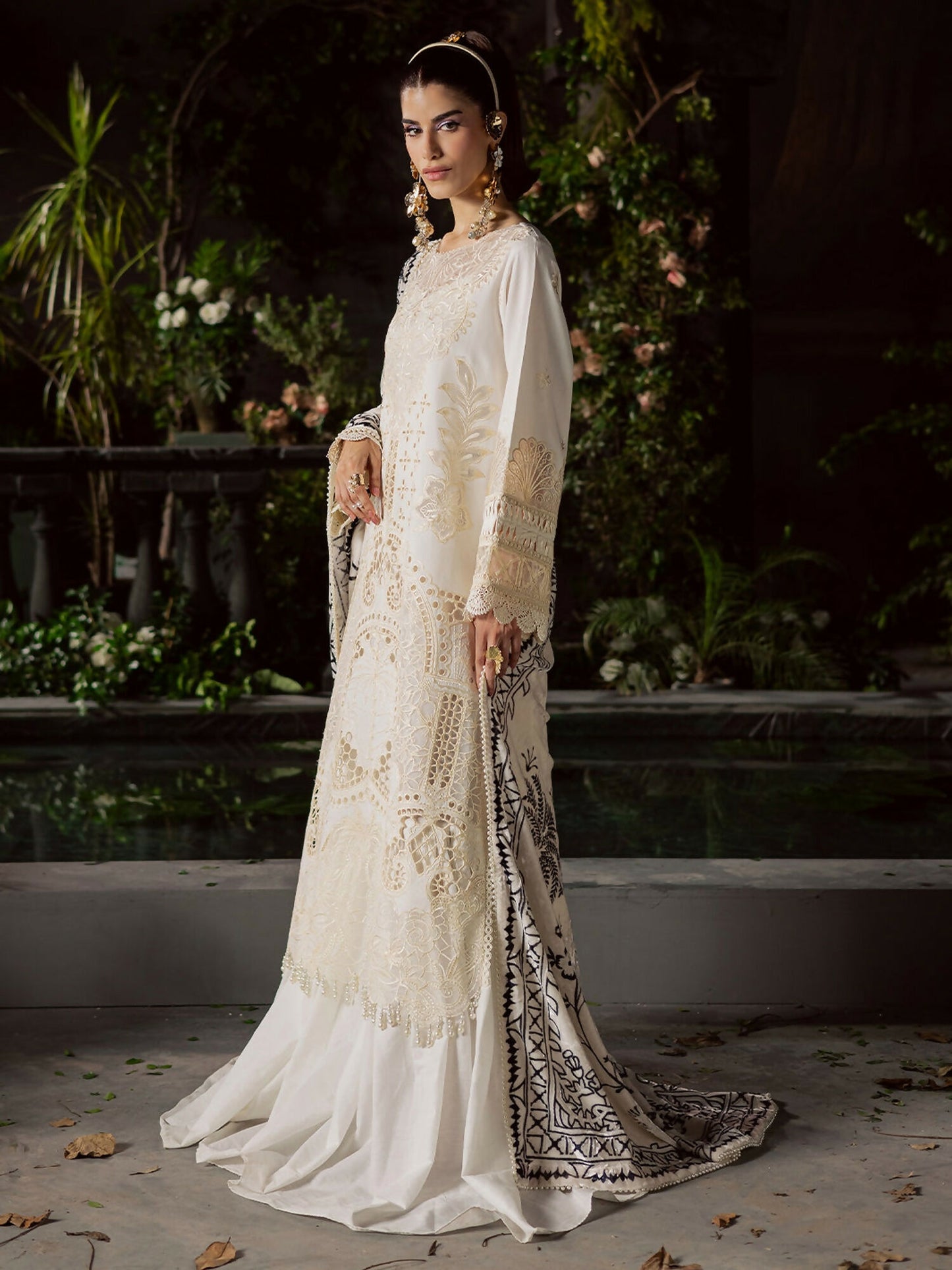 Mahnur Amelia Kotrai Embroidered Stitched 3-Piece Suit–CK-003