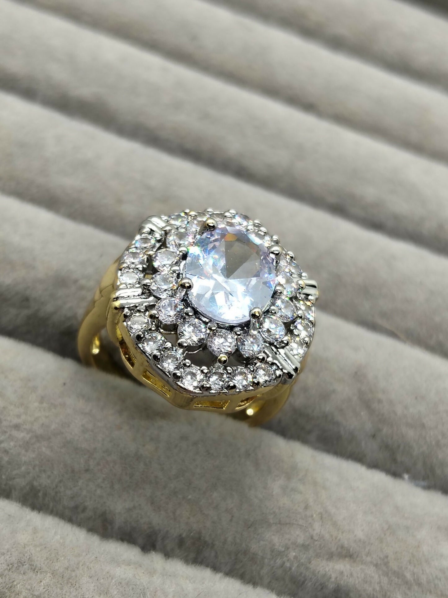 H&A Jewellery 18K Gold Polished Zircon Halo Ring