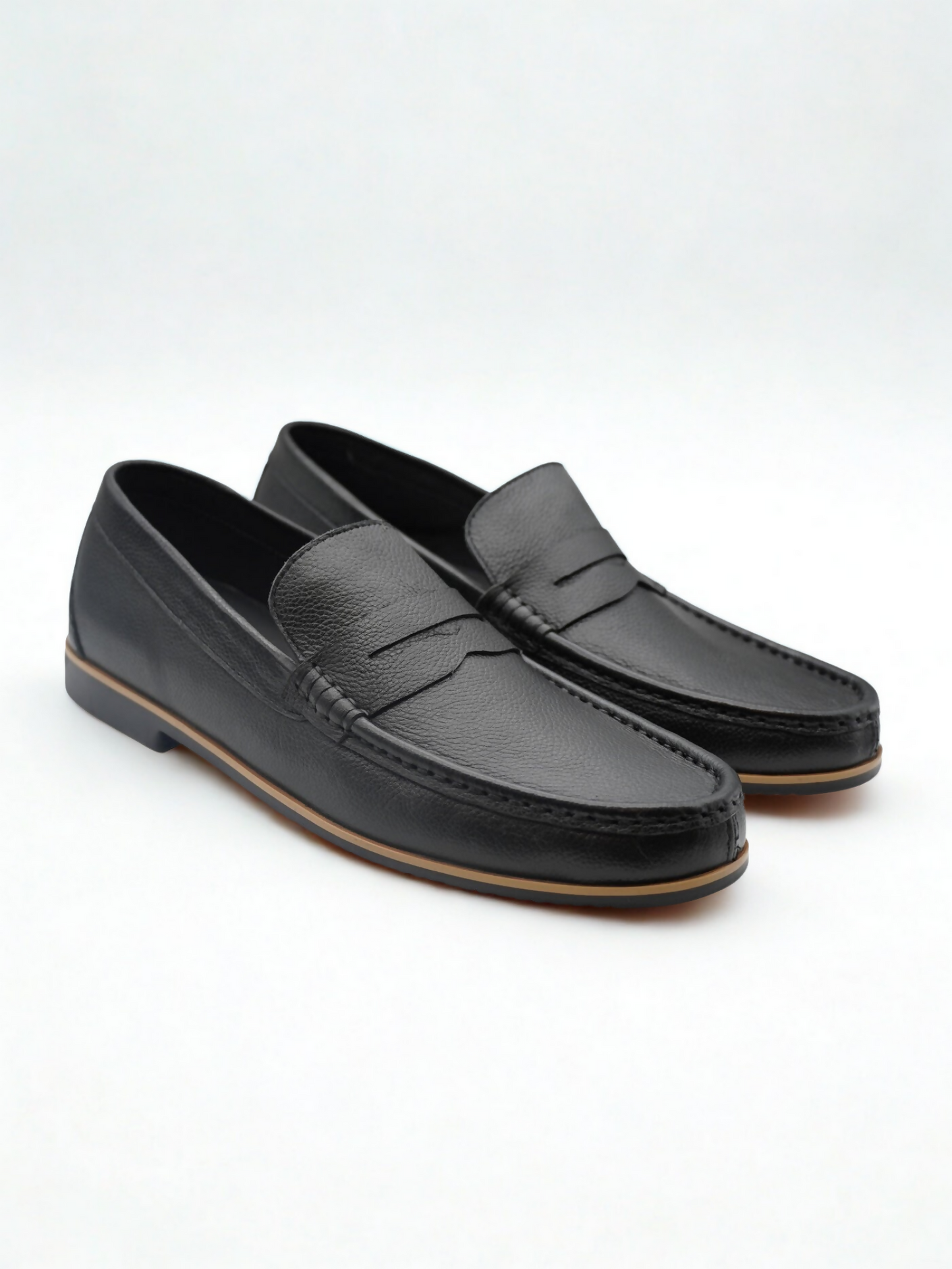 Sleek casual leather shoes with a relaxed design, offering versatile style and all-day comfort for effortless everyday wear.