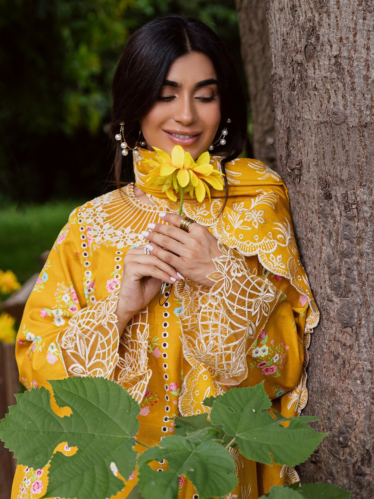 Mahnur Gardenia Khaddar Embroidered Unstitched 3-Piece Suit-GR-08