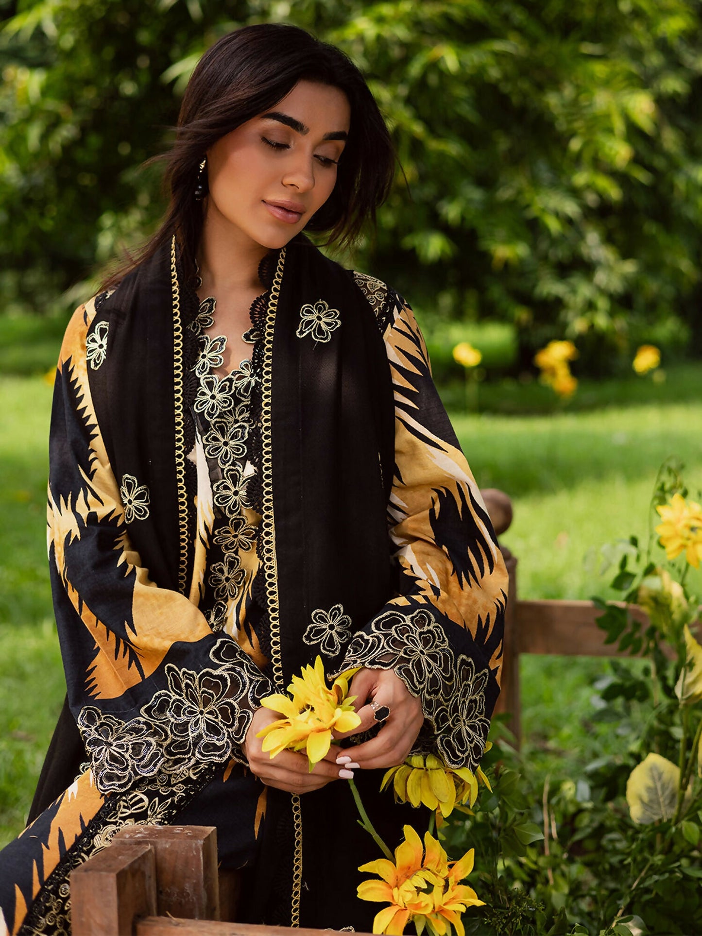 Mahnur Gardenia Khaddar Embroidered Unstitched 3-Piece Suit-GR-09
