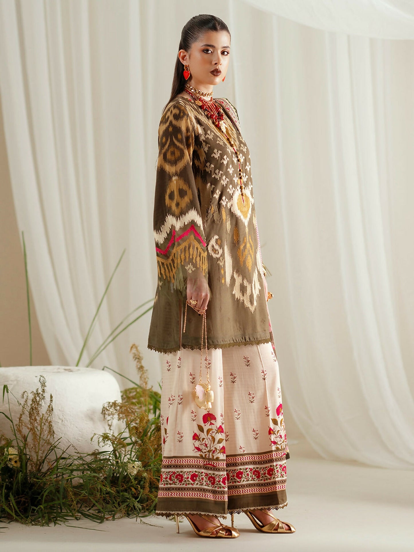 Binilyas Eres Bonita Viscose Embroidered Stitched 3-Piece Suit-1102-B