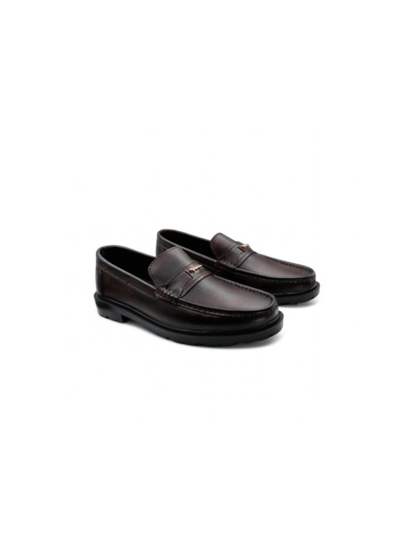 Coffee-colored cow leather casual shoes with a lightweight build and durable rubber sole—designed for everyday comfort and refined style.