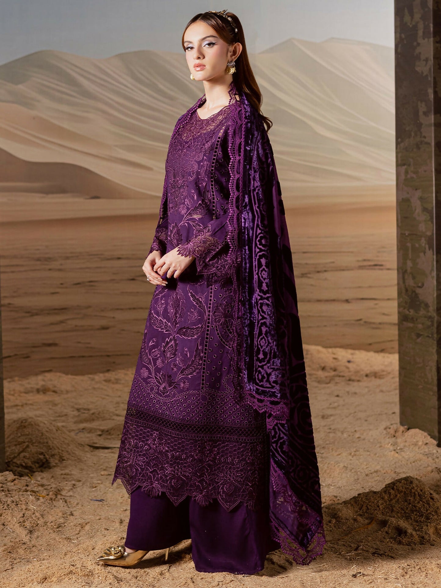 Mahnur Amelia Kotrai Embroidered Stitched 3-Piece Suit–CK-010
