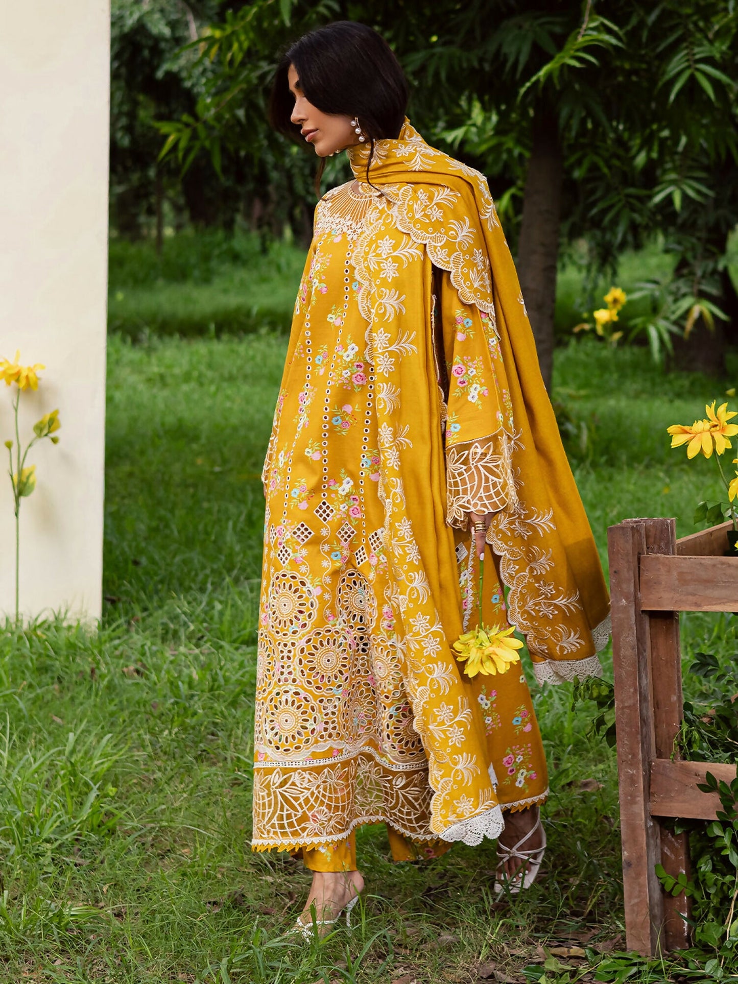 Mahnur Gardenia Khaddar Embroidered Unstitched 3-Piece Suit-GR-08