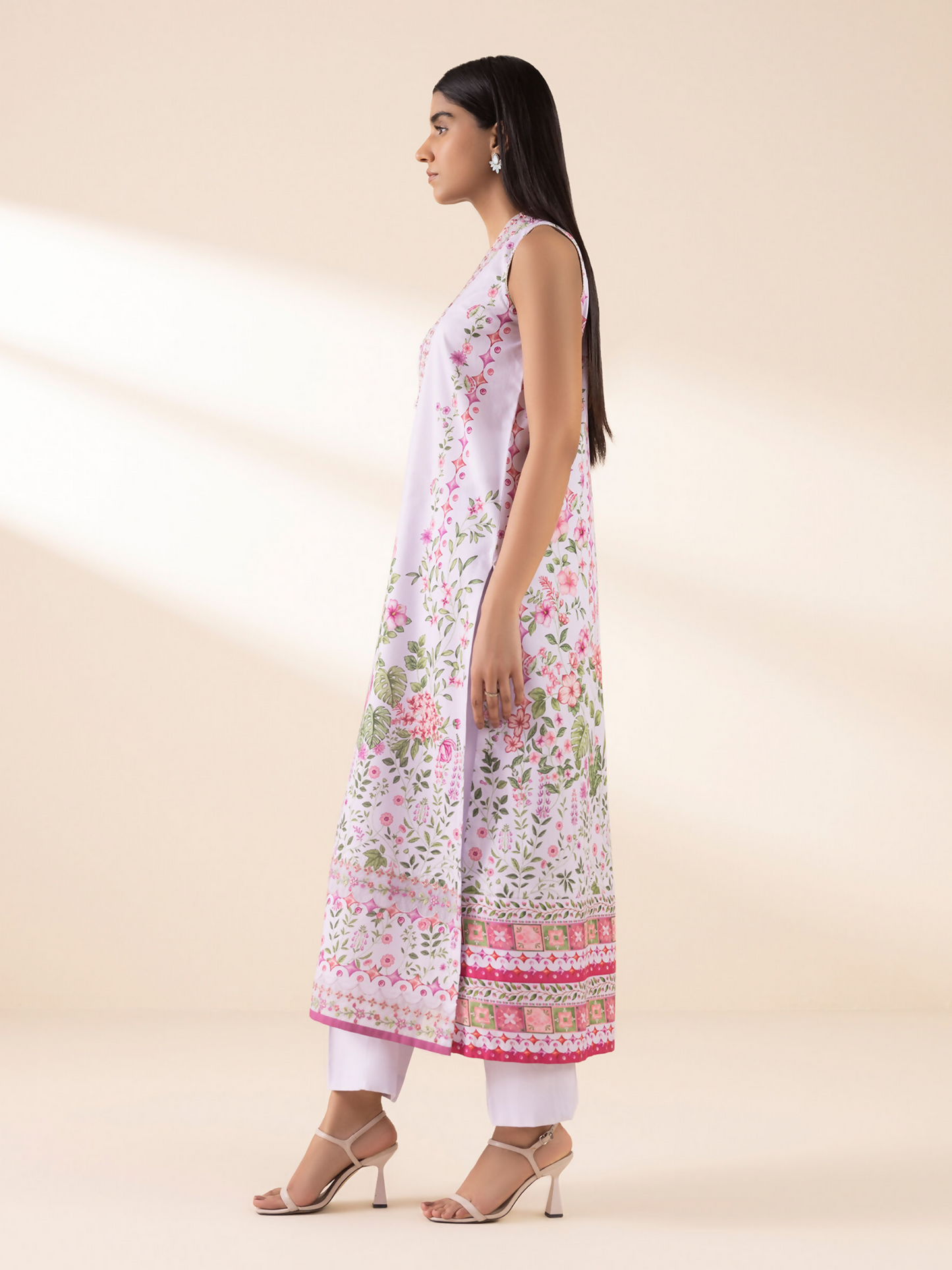Sapphire Lawn Embroidered Unstitched 2-Piece Suit