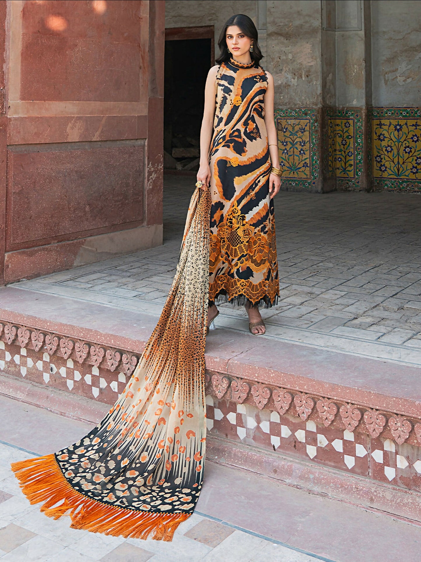 Binilyas Naqsh Naaz Luxury Lawn Embroidered Unstitched 3-Piece Suit-2086-B