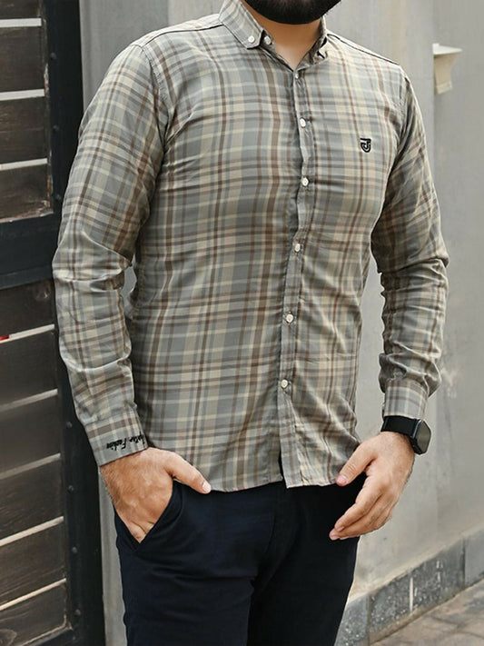 Men's checked cotton-polyester casual shirt with left chest embroidery and cuff embroidery.