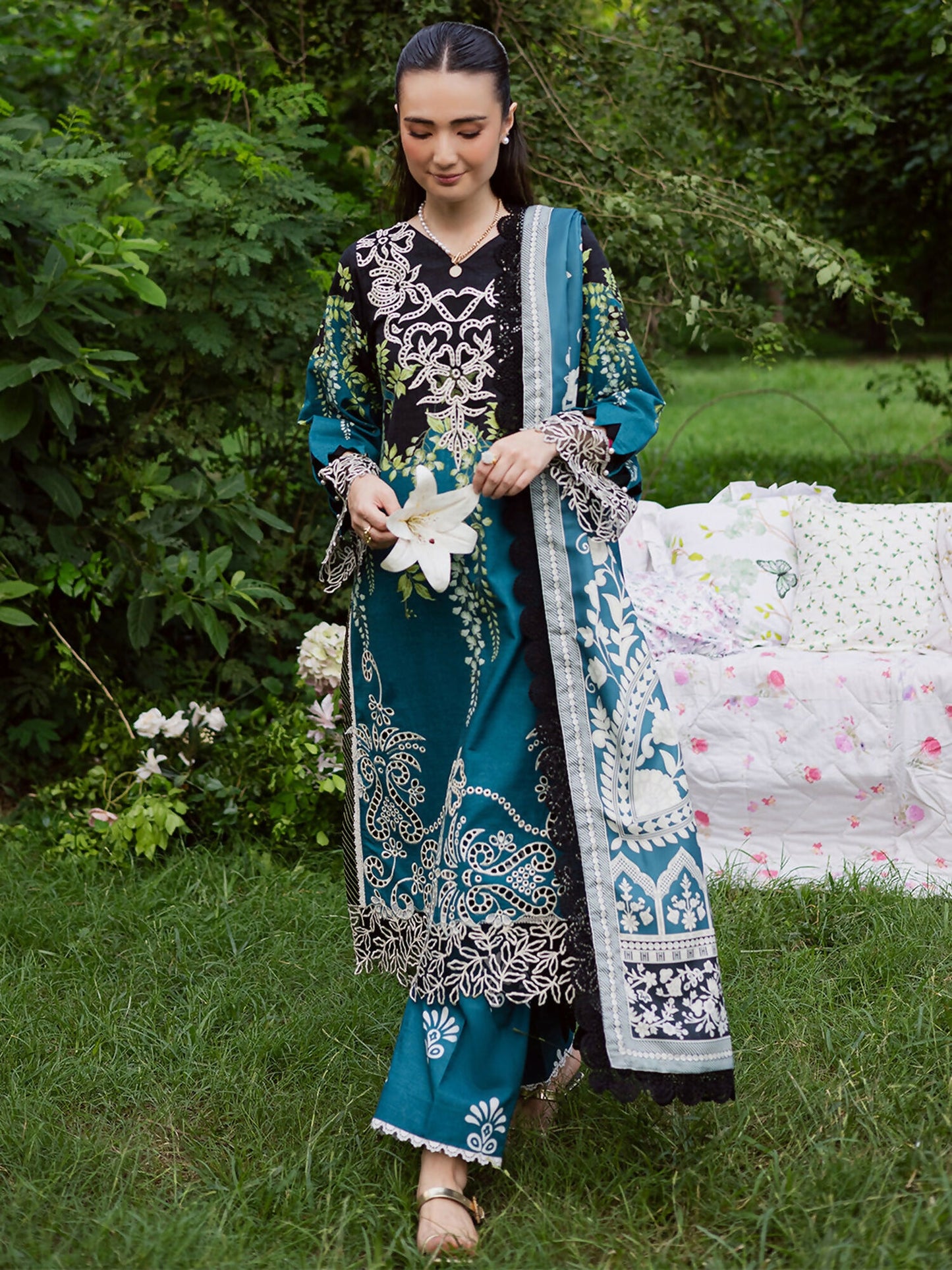 Mahnur Gardenia Khaddar Embroidered Unstitched 3-Piece Suit-GR-04