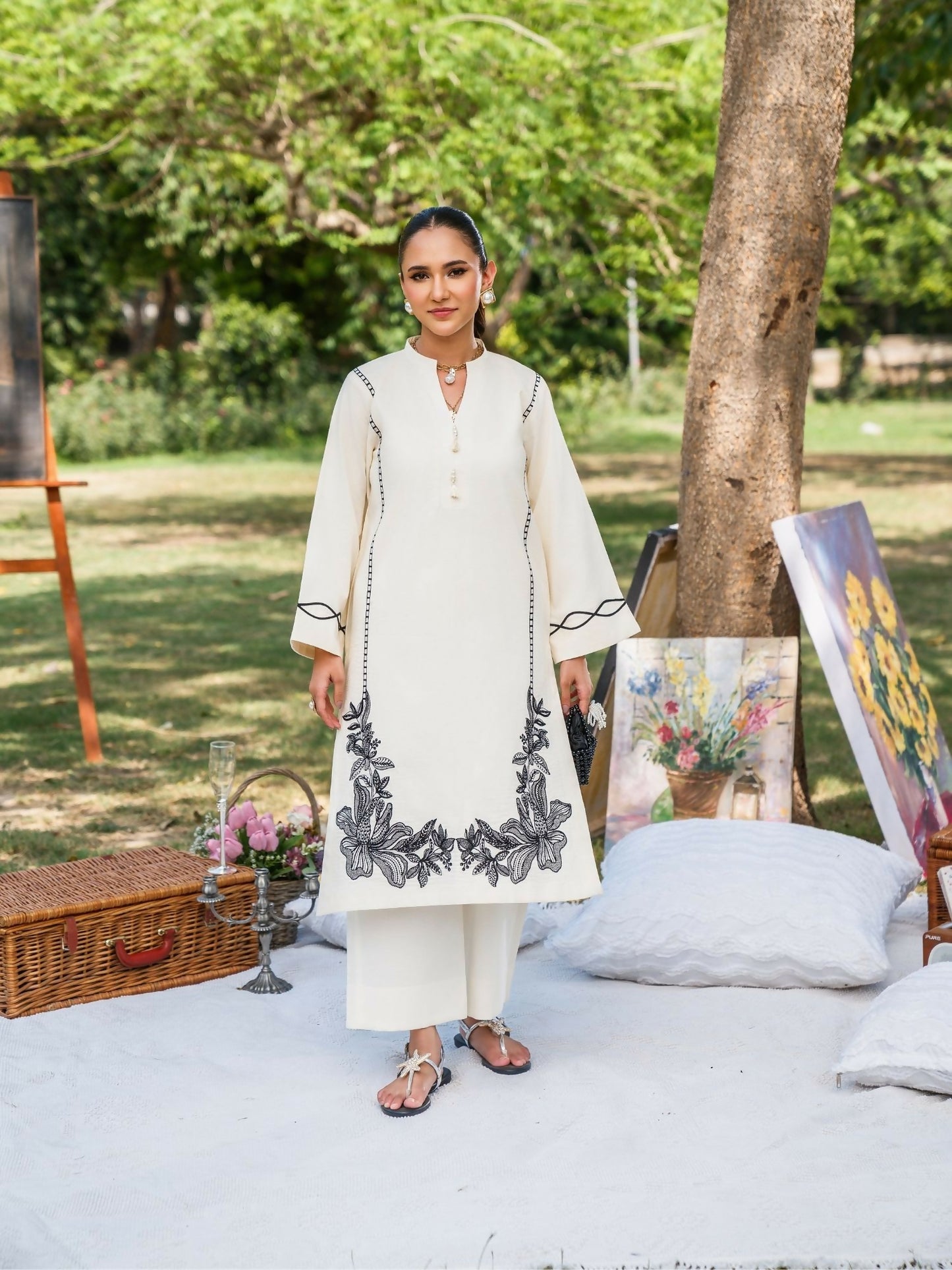 Vanilla Ice stitched two-piece suit “Lisa” with embroidered front and sleeves, fabric detailing, paired with straight trousers by Sehrish Kanwal