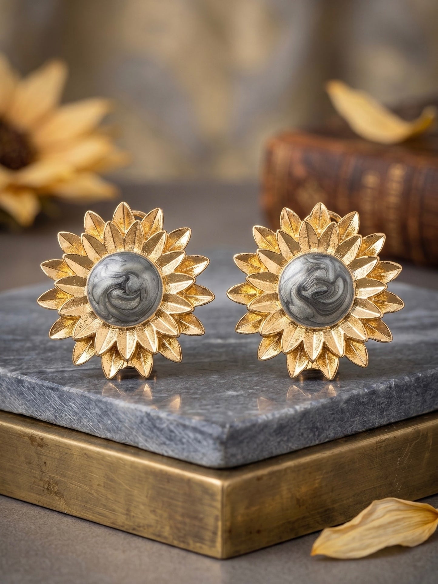 Gold Grey Orya Jewellery Flower Stud Earrings-Antique White E62