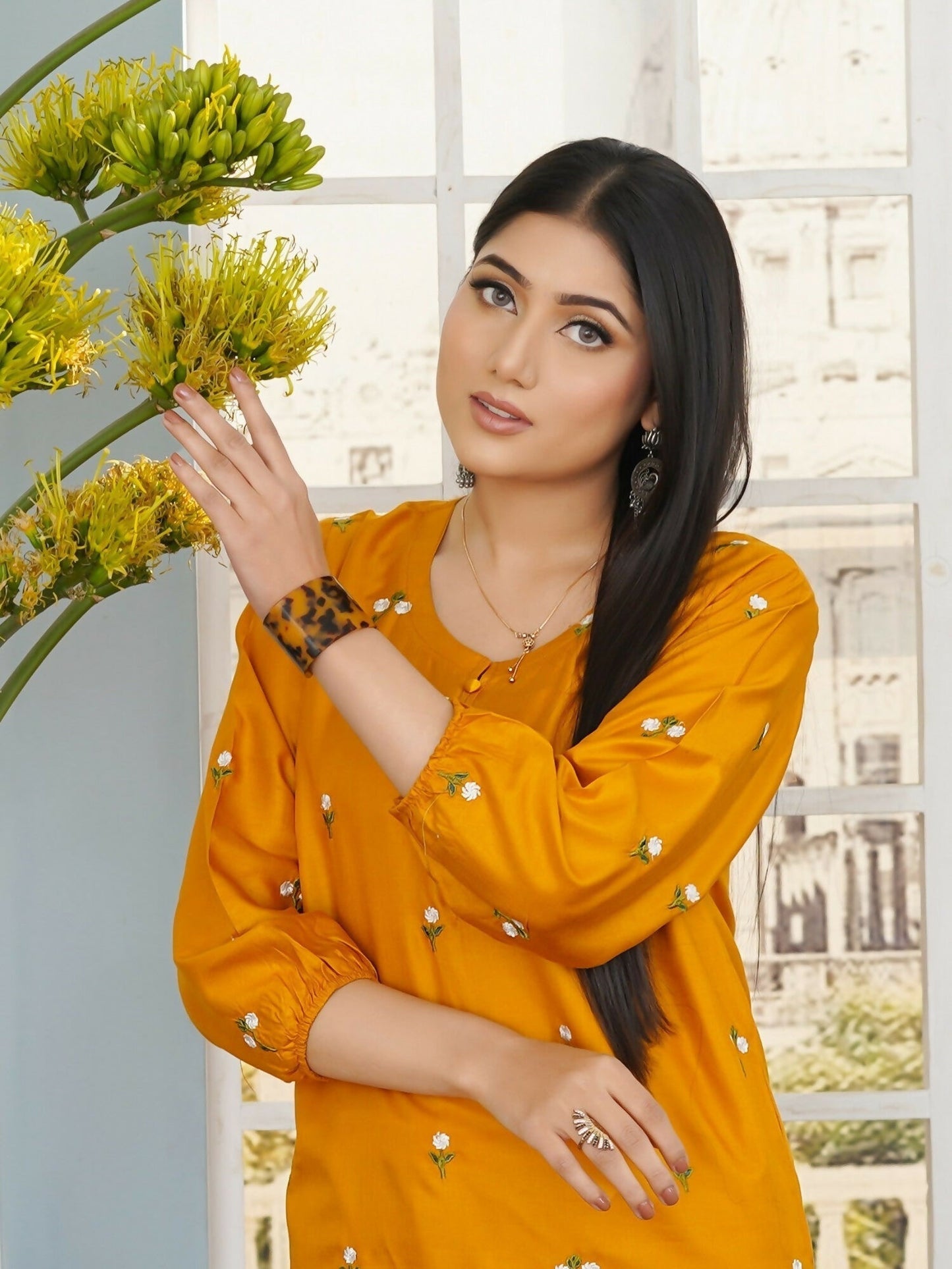 Stylish Collection Aaraish Linen Embroidered Co-Ord Set-Petal