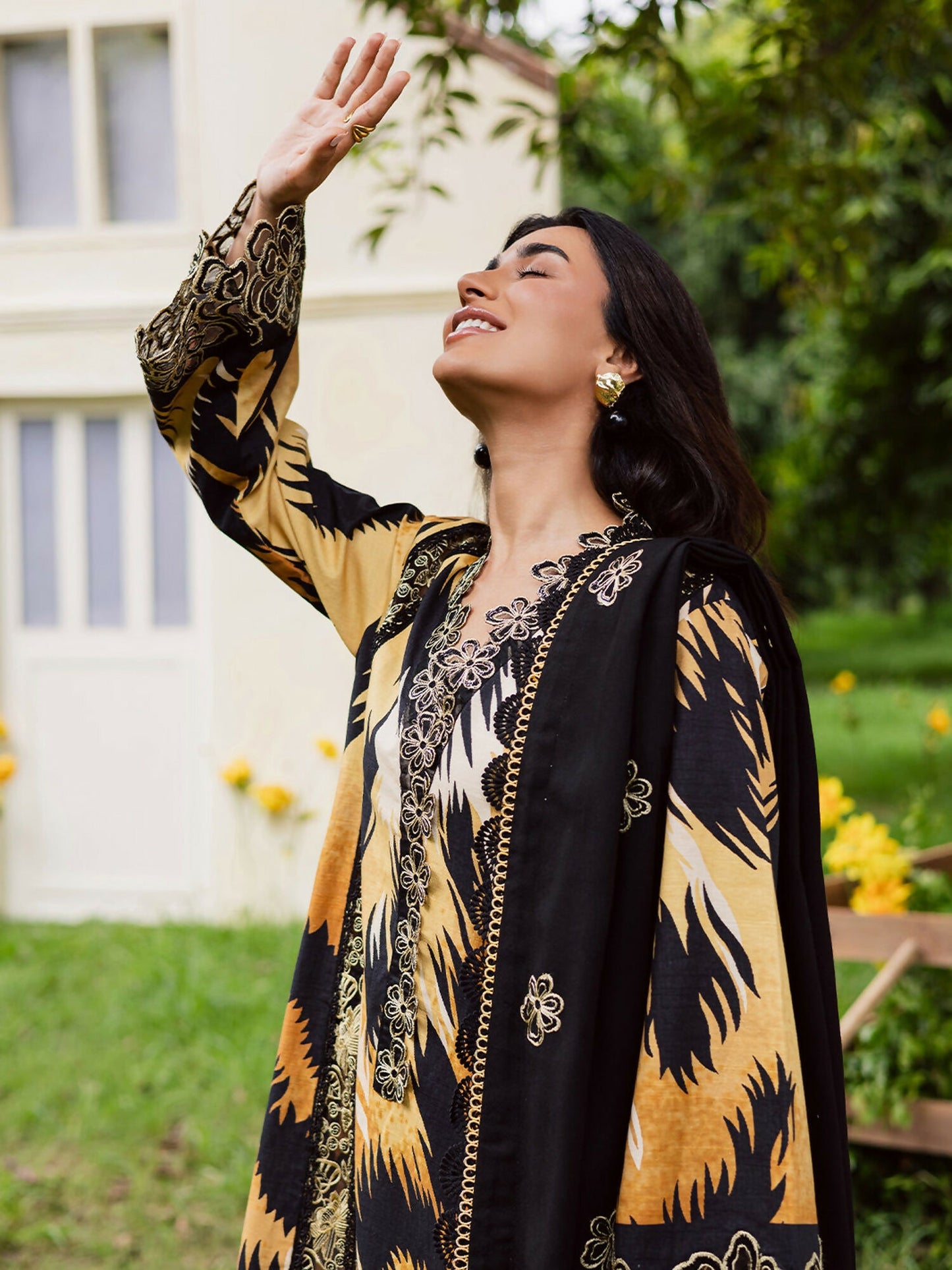 Mahnur Gardenia Khaddar Embroidered Unstitched 3-Piece Suit-GR-09