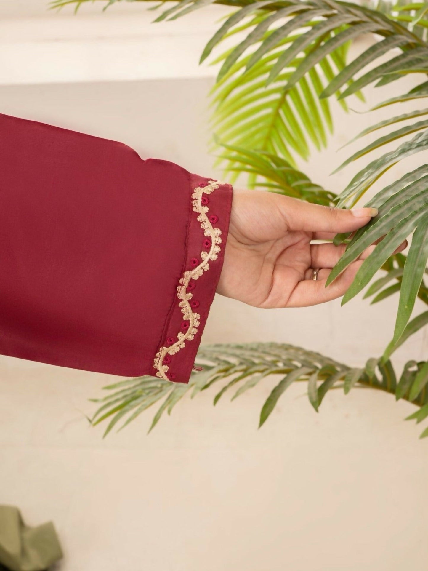 Stylish Collection Aaraish Linen Embroidered Co-Ord Set-Maroon Ringles