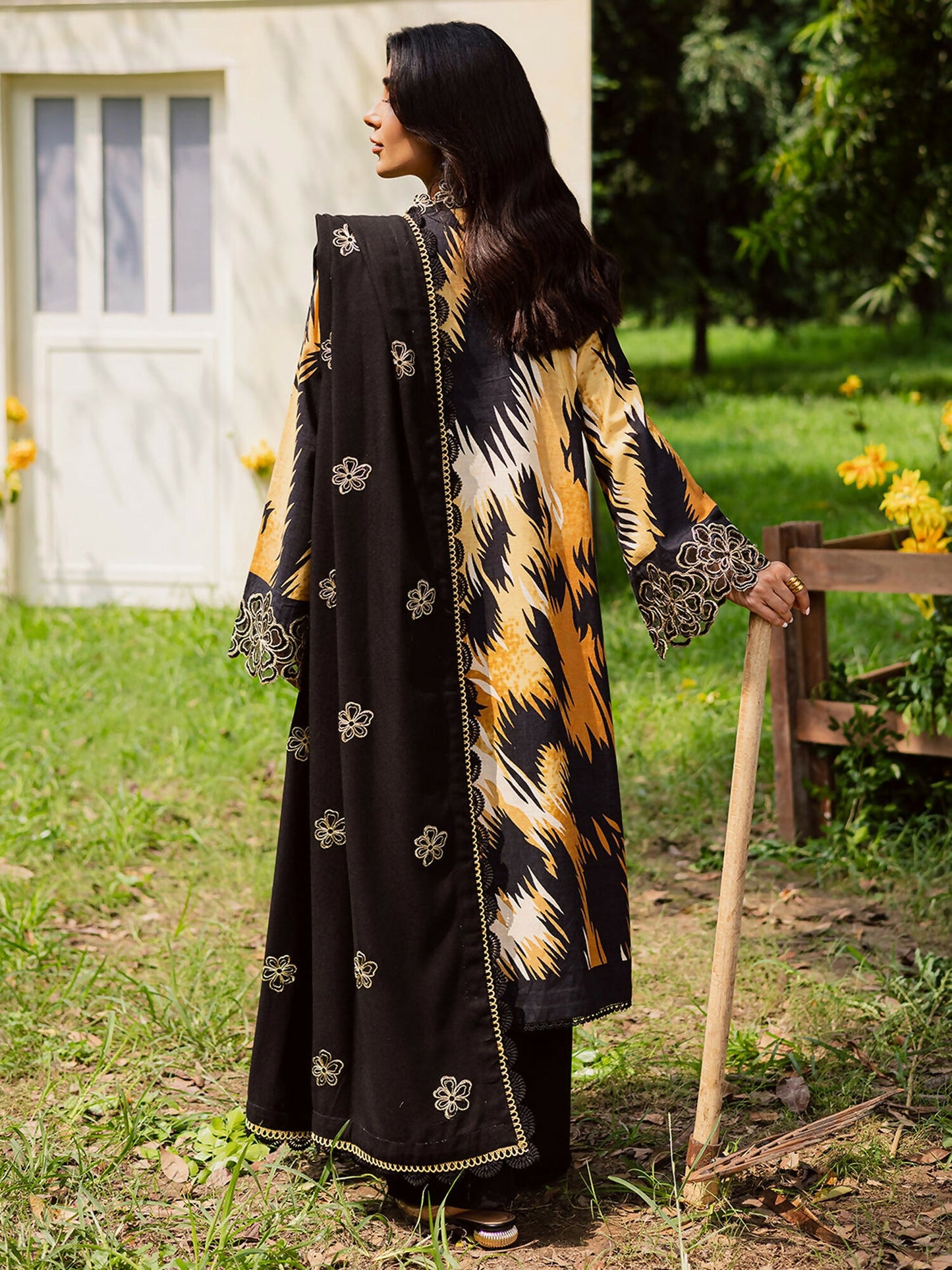 Mahnur Gardenia Khaddar Embroidered Unstitched 3-Piece Suit-GR-09