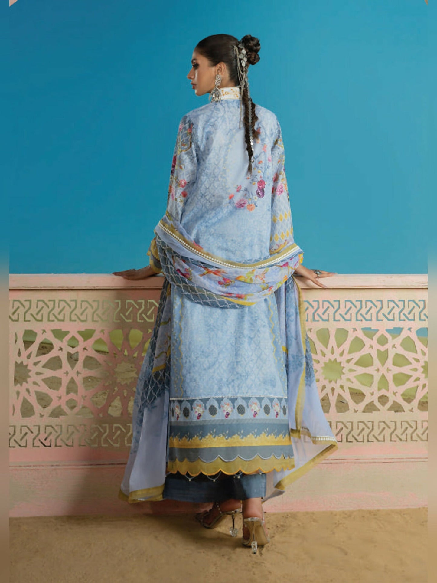 wardha-saleem-embroidered-lawn-suits-unstitched-3-piece-d-11-suroor-summer-collection_3_blur