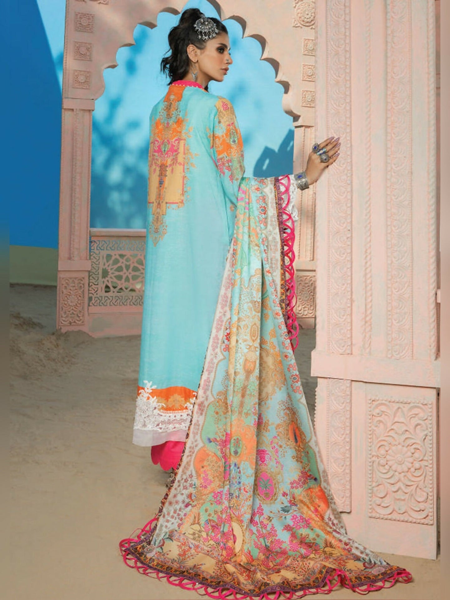 wardha-saleem-embroidered-lawn-suits-unstitched-3-piece-d-13-gul-posh-summer-collection_2_blur