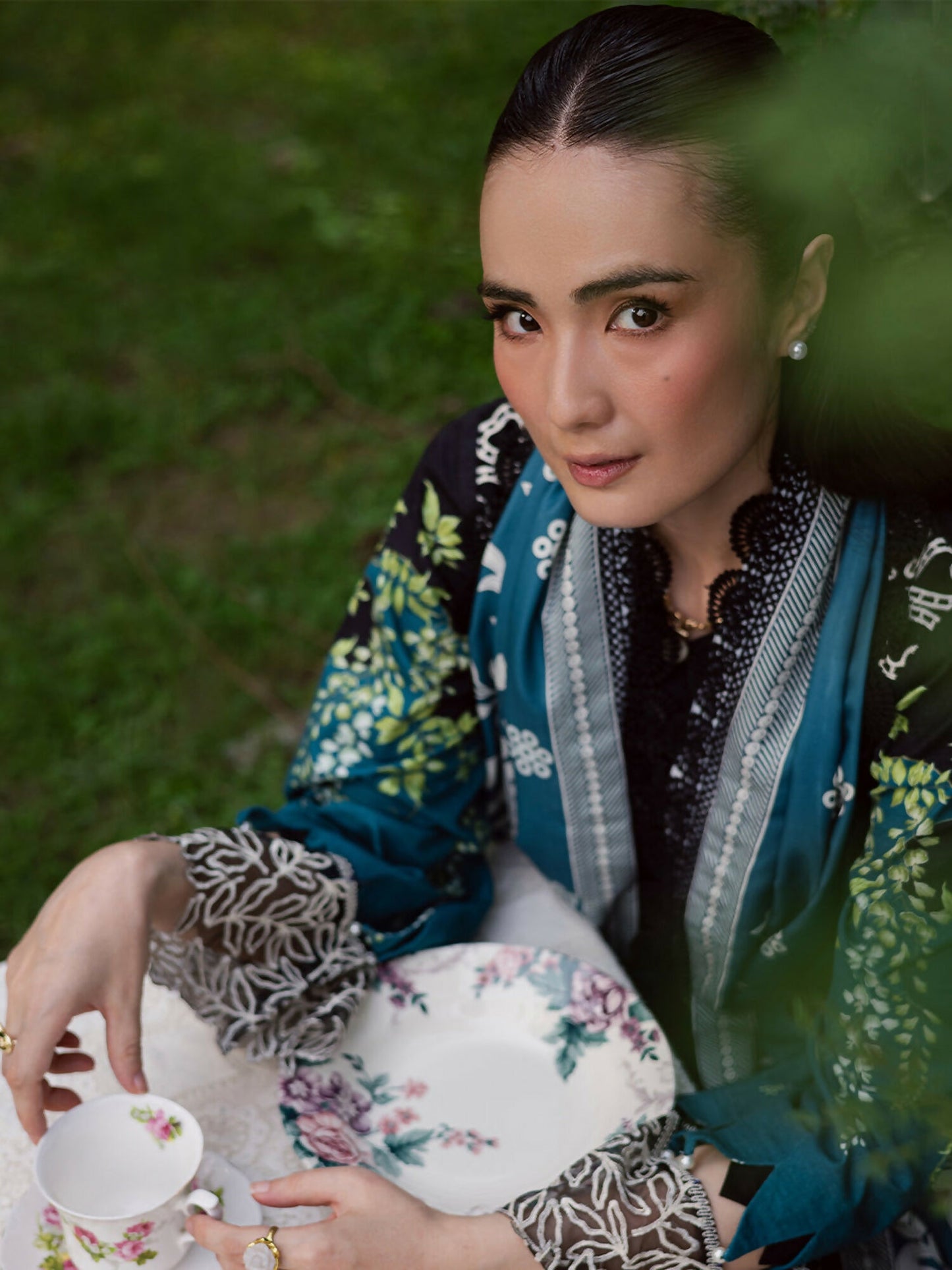 Mahnur Gardenia Khaddar Embroidered Unstitched 3-Piece Suit-GR-04