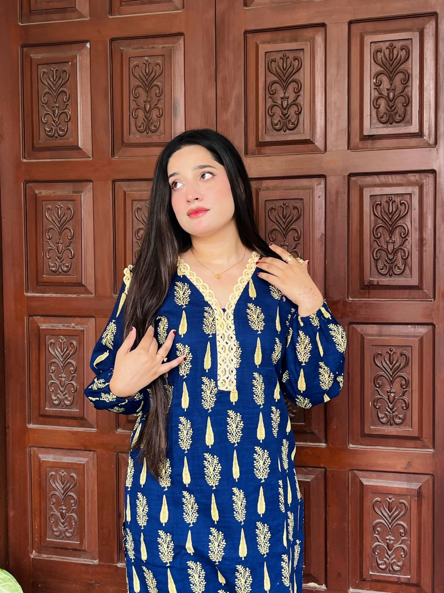 Bin Shaukat Khaddar Printed Stitched 2-Piece Suit