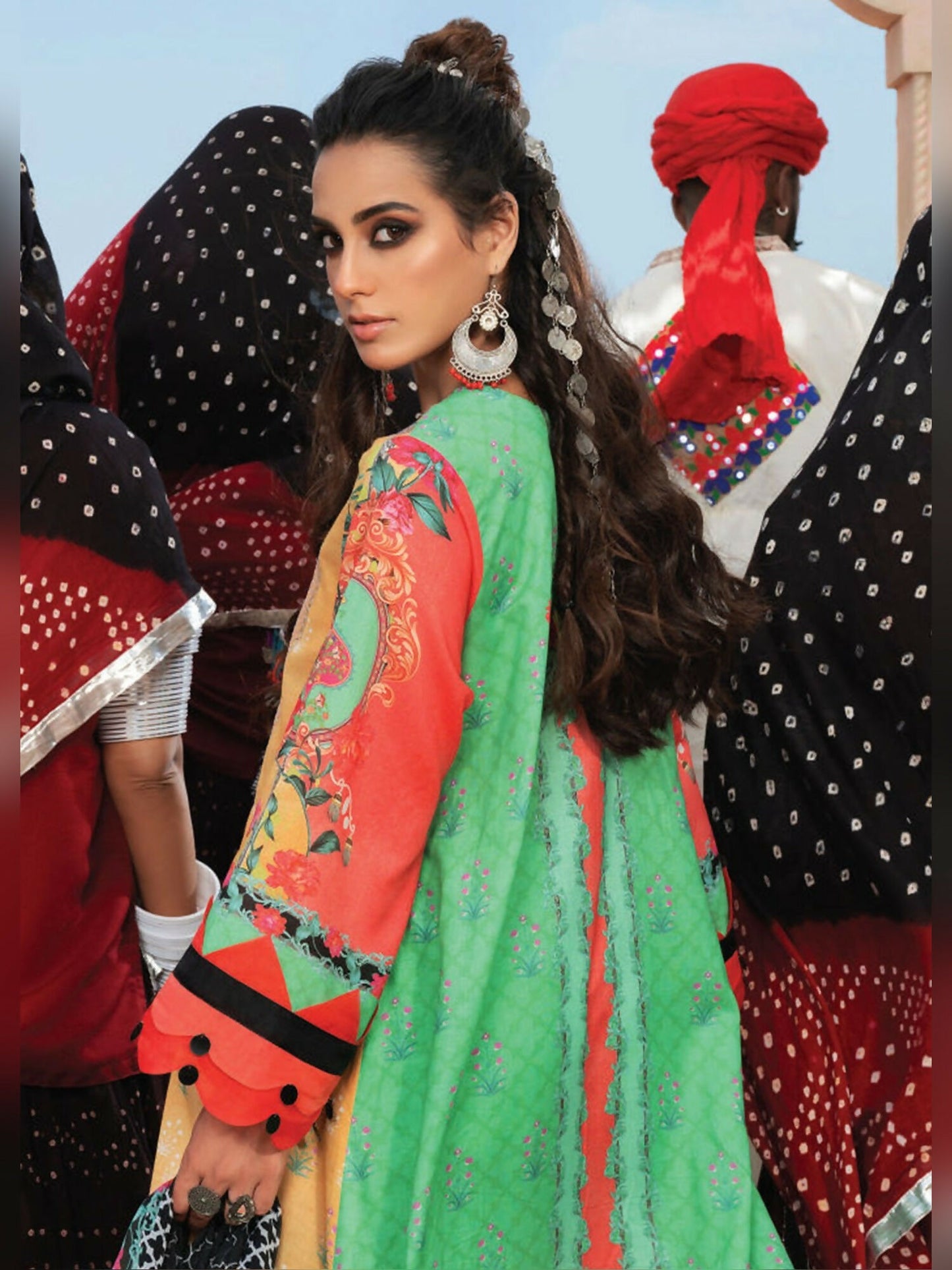 wardha-saleem-embroidered-lawn-suits-unstitched-3-piece-d-05-chaar-baagh-summer-collection_4_blur