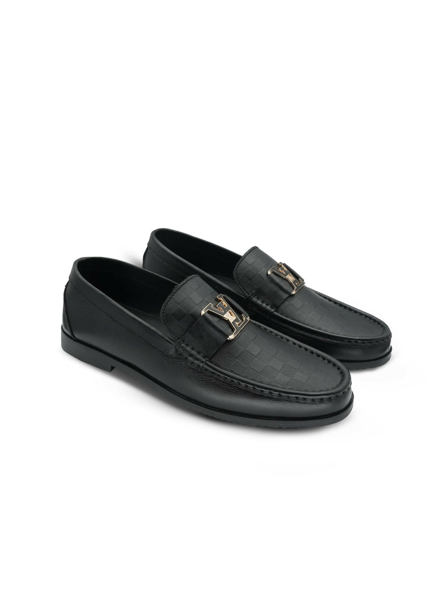 Cow leather casual shoes with a durable rubber sole and lightweight design—ideal for both relaxed and semi-formal occasions.