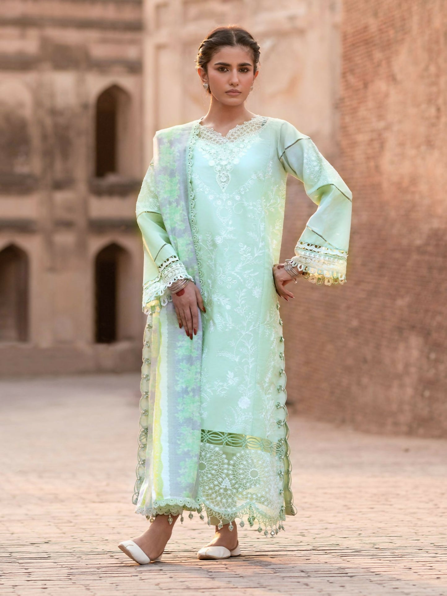 Parishay embroidered lawn front with intricate neckline and borders – unstitched 3-piece suit