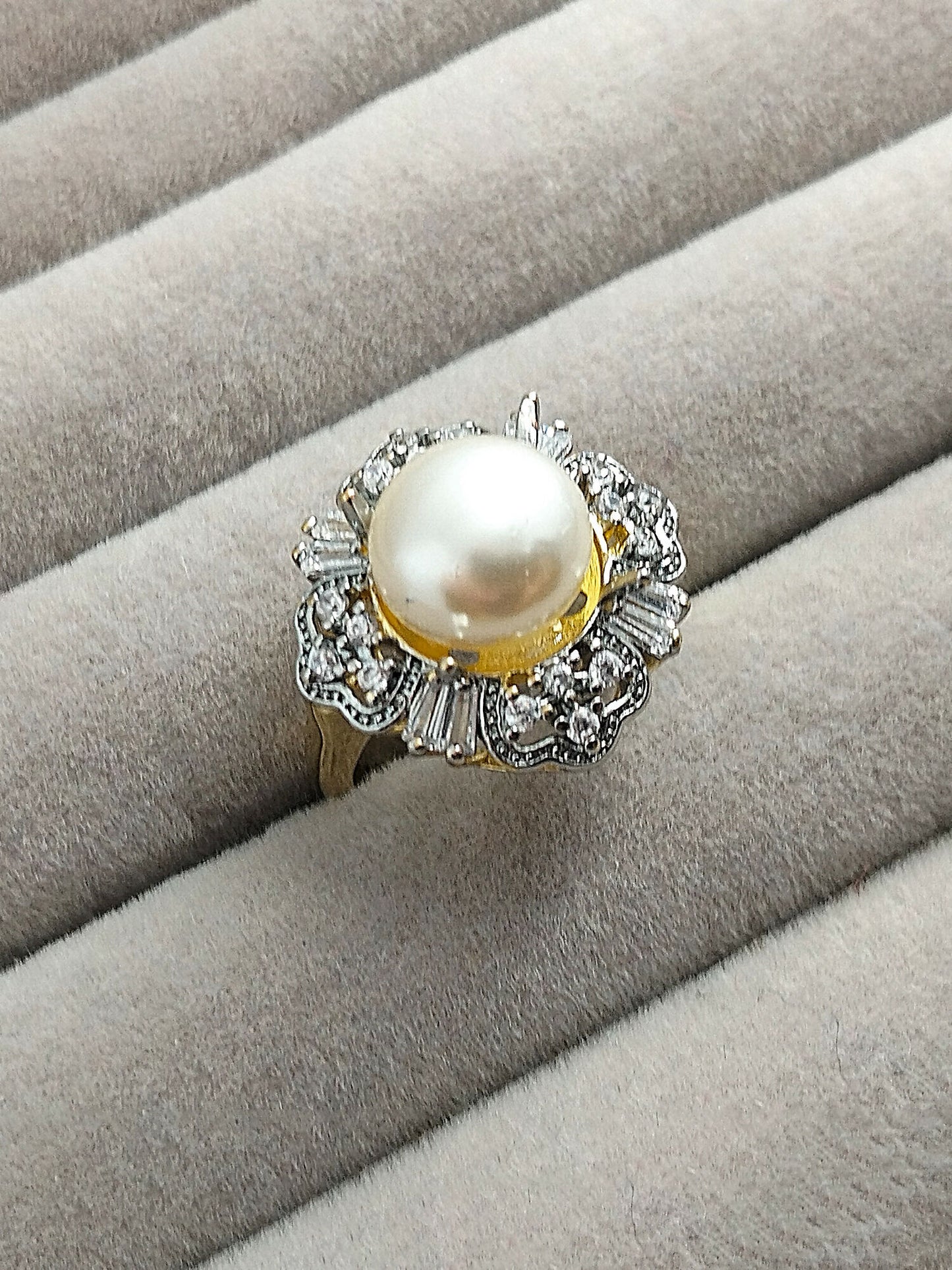 H&A Jewellery 18K gold polished pearl ring with real zircon diamonds, luxury gold ring for women, elegant pearl and diamond ring