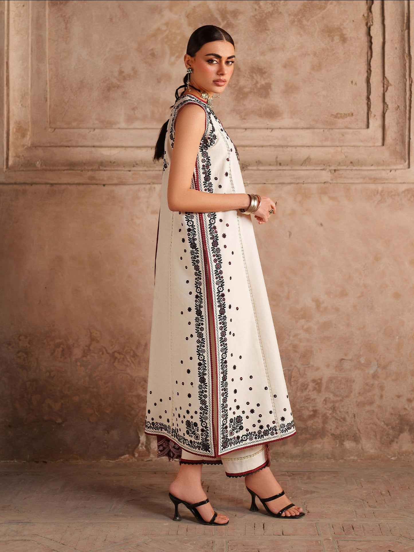 White Binilyas Suroor Lawn'26 Embroidered Unstitched 3-Piece Suit-245-A