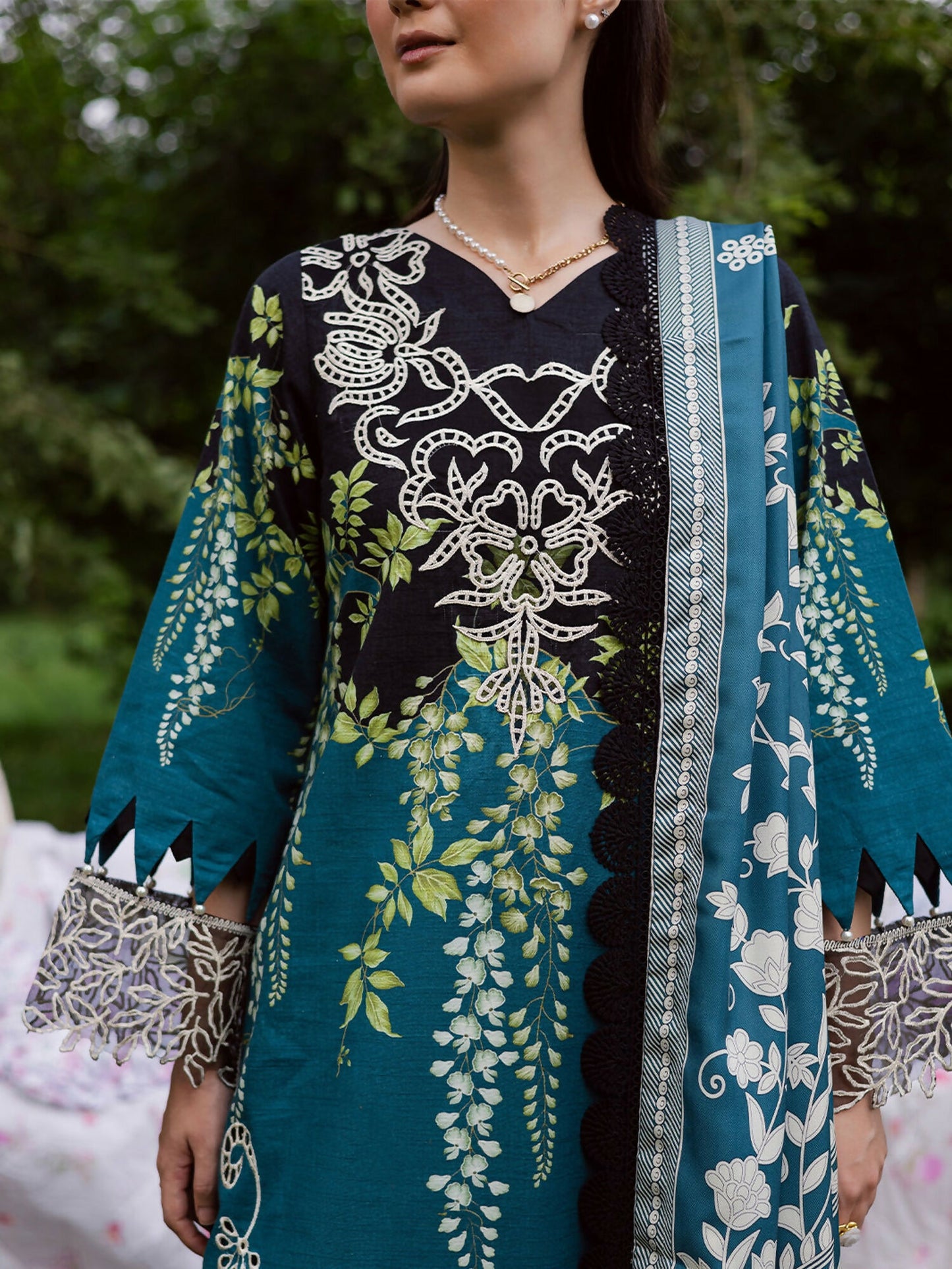 Mahnur Gardenia Khaddar Embroidered Unstitched 3-Piece Suit-GR-04