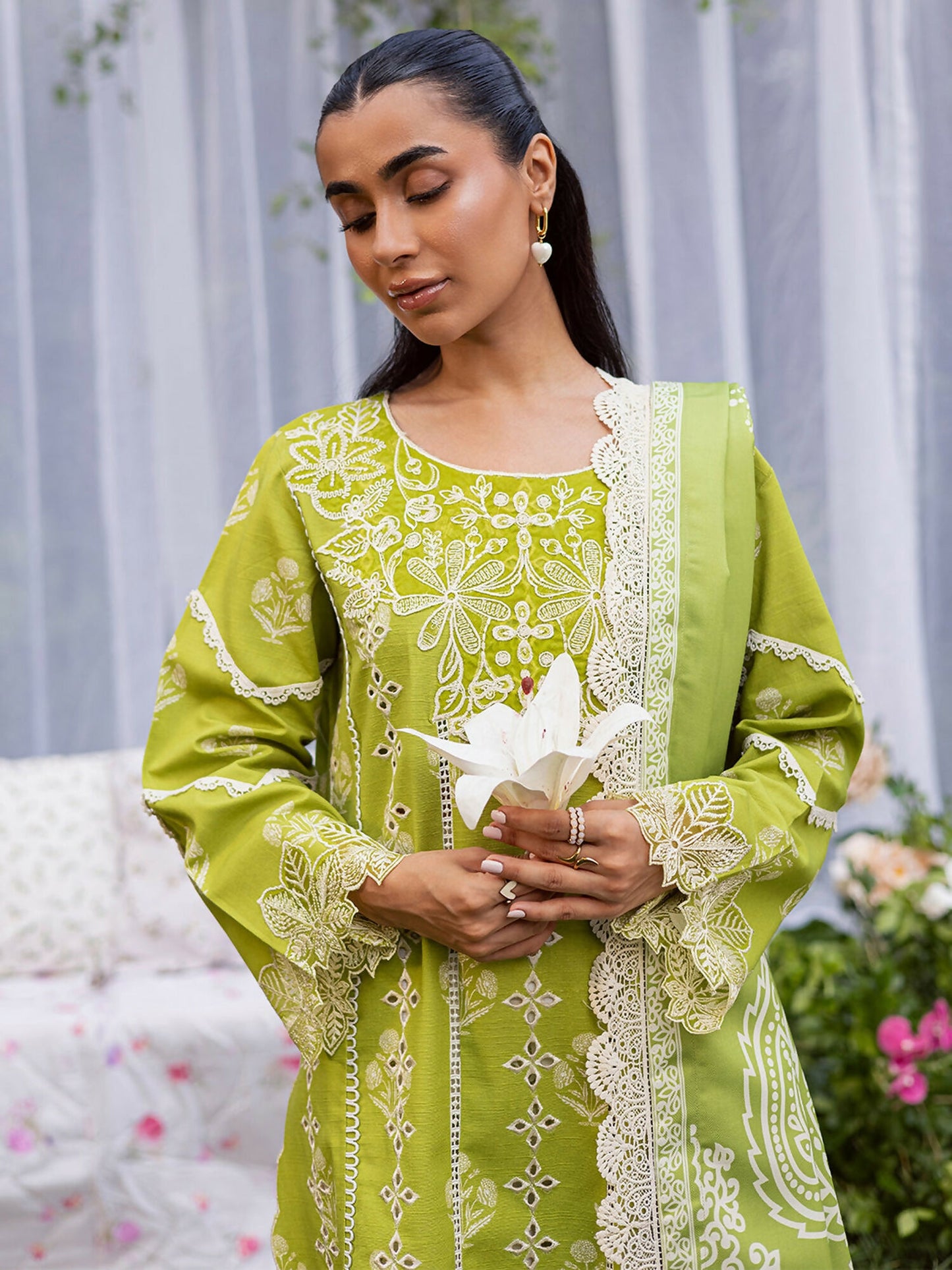 Mahnur Gardenia Khaddar Embroidered Unstitched 3-Piece Suit-GR-03