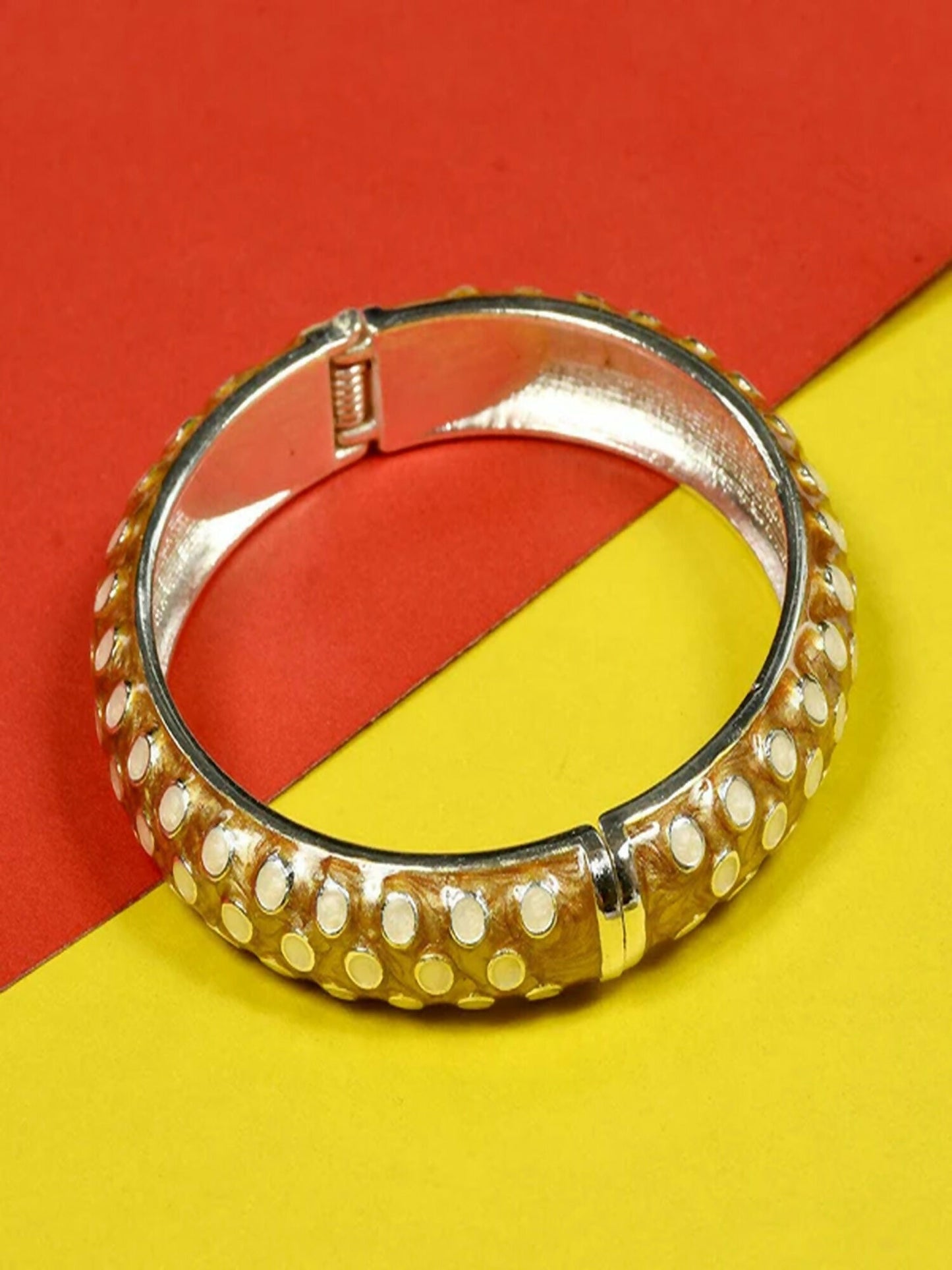 Funky's Women Attractive Designer Clutch Bangle-10804