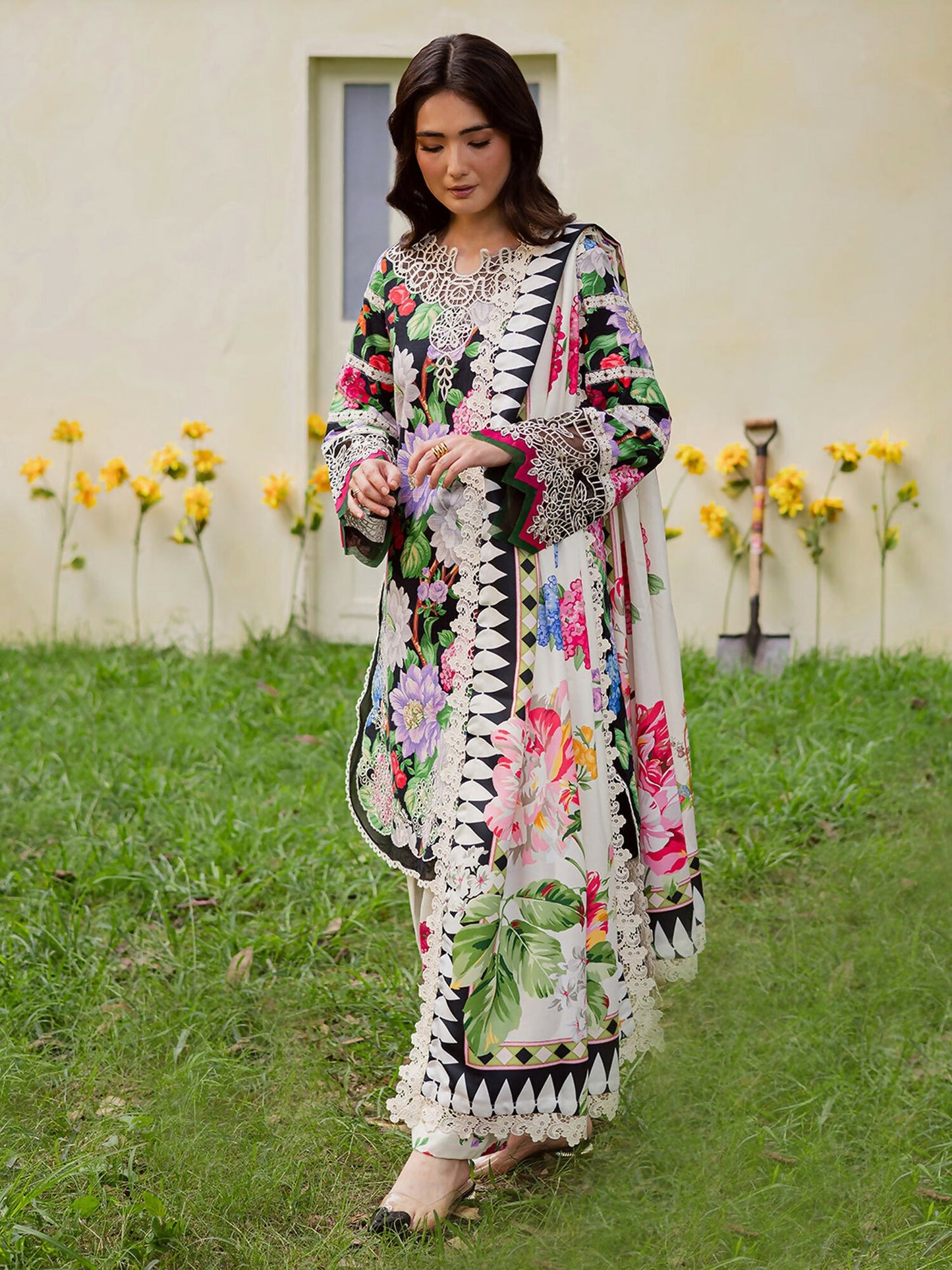 Mahnur Gardenia Khaddar Embroidered Unstitched 3-Piece Suit-GR-10