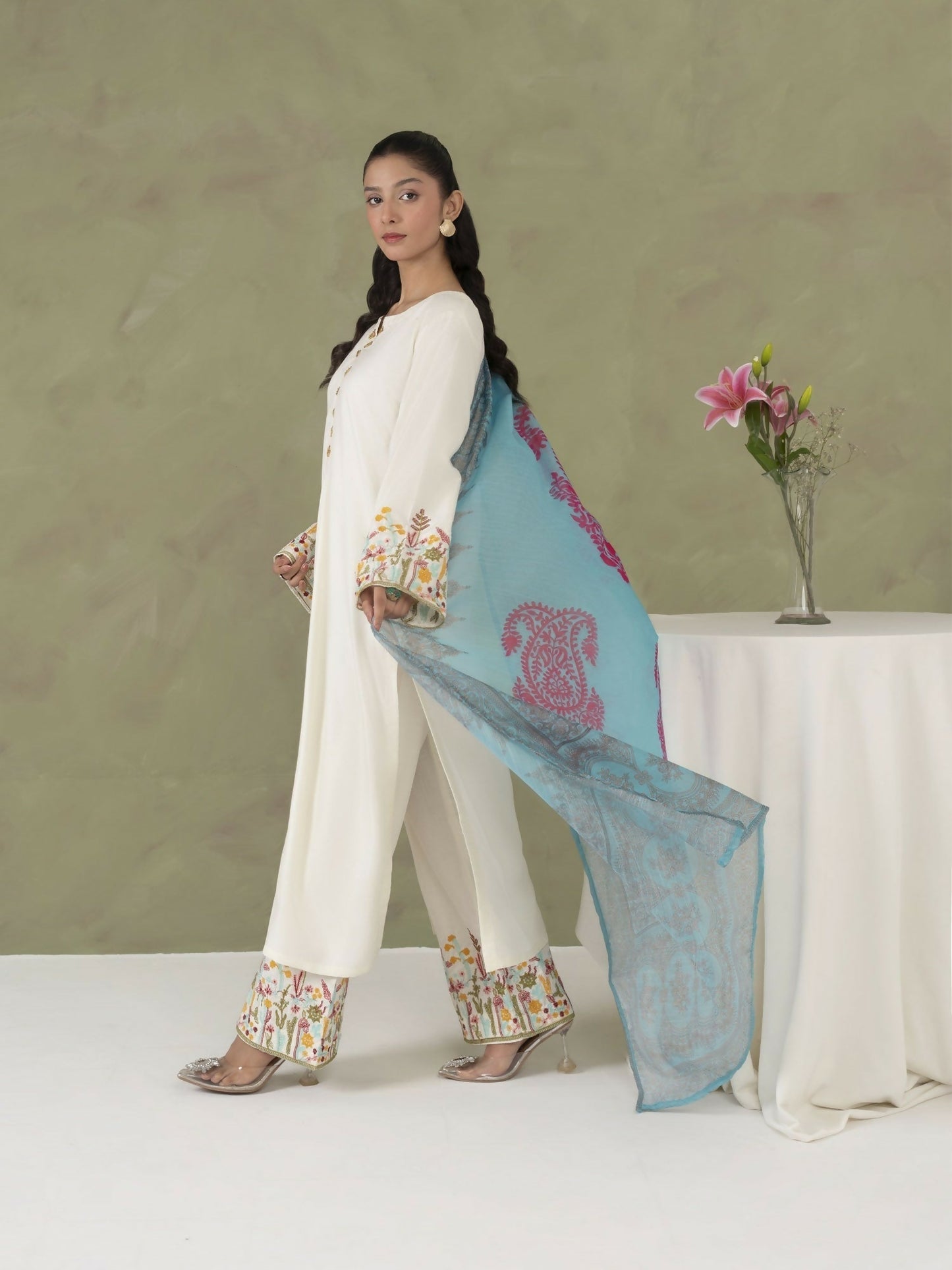 Stylish Collection Serene Summer Linen Embroidered Stitched 3-Piece Suit-Kastoor Embroidered