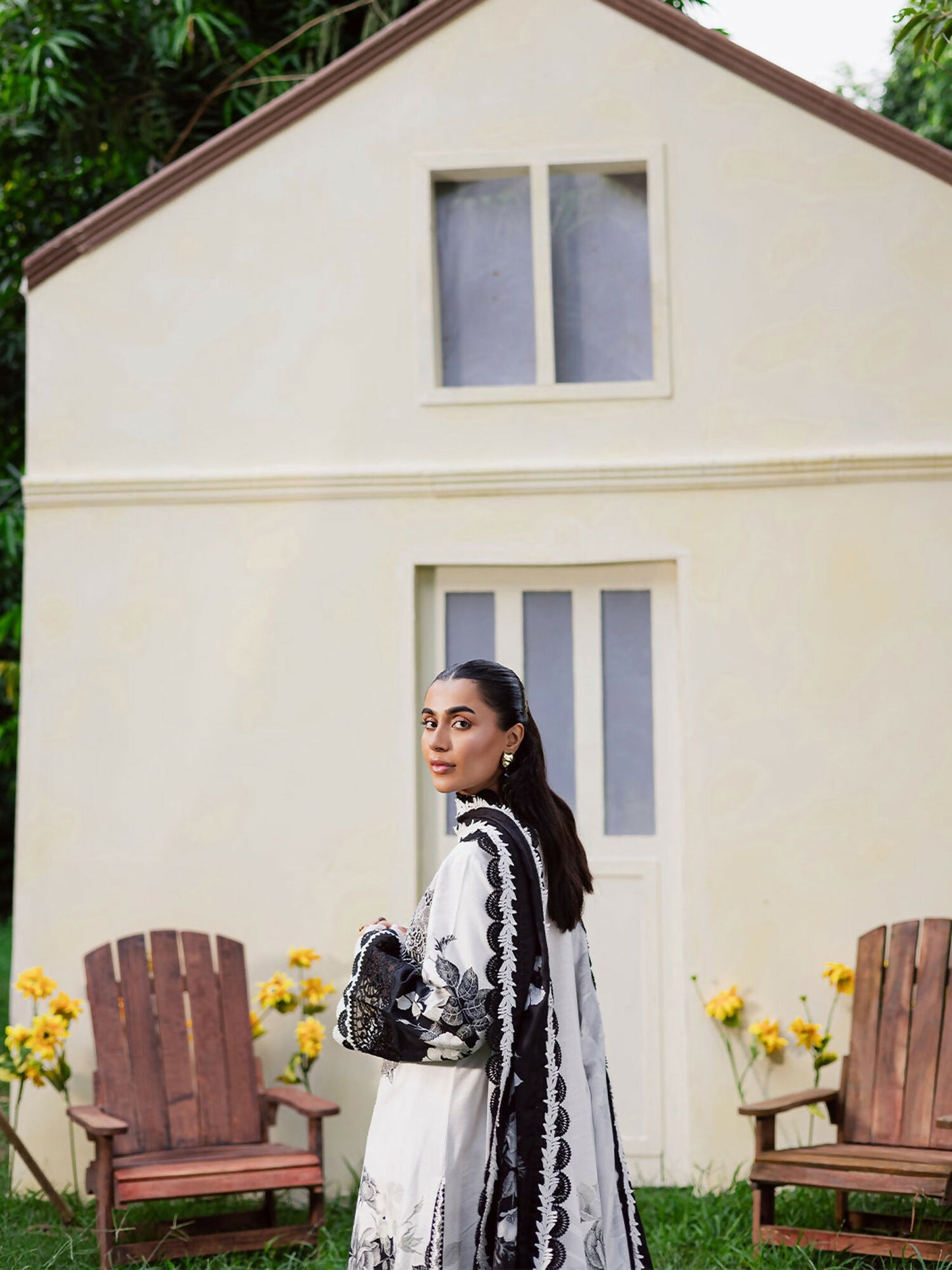 Mahnur Gardenia Khaddar Embroidered Unstitched 3-Piece Suit-GR-05