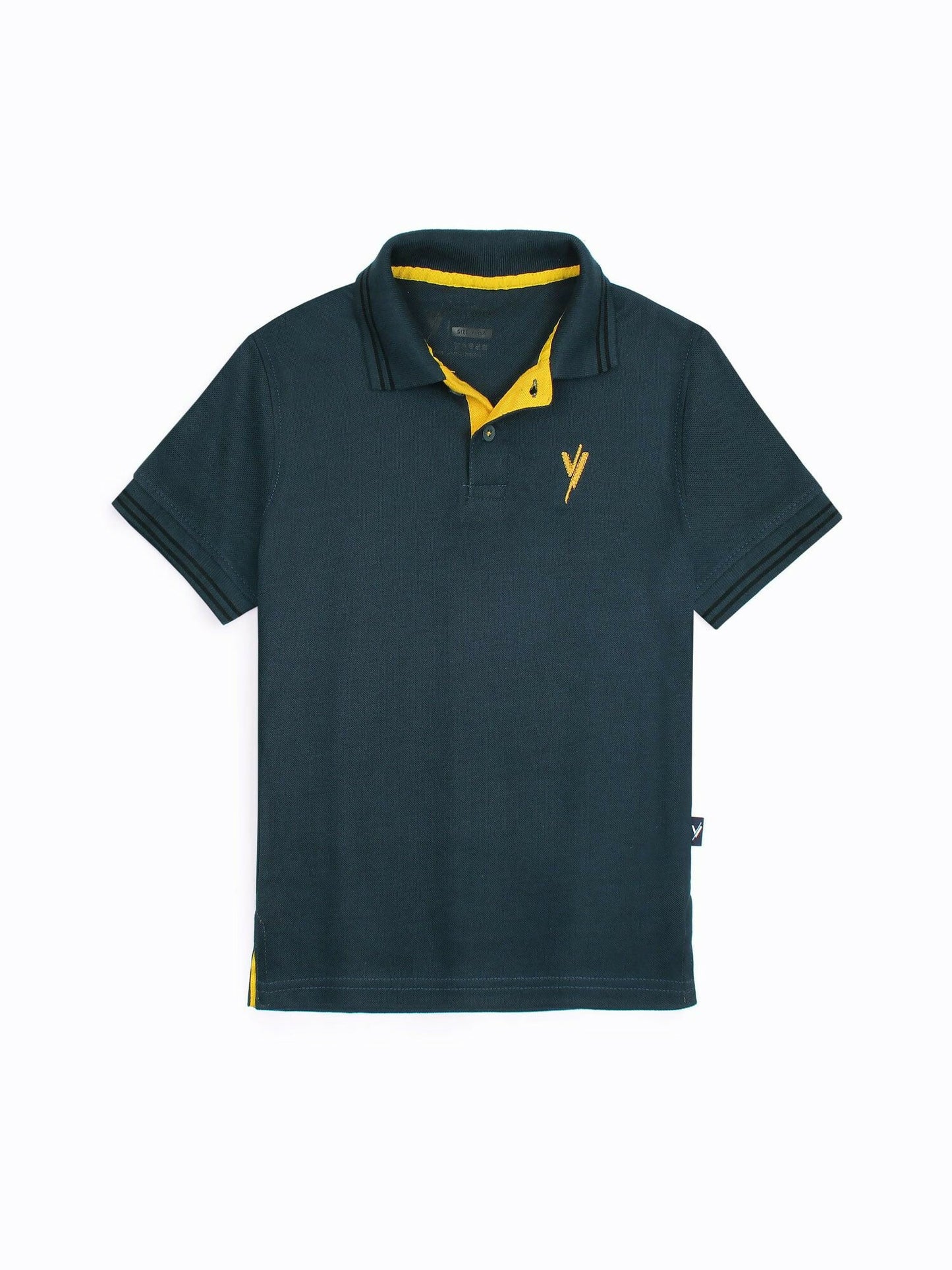 Soft and stylish boys’ plain polo with tipped collar and short sleeves, made from breathable piqué fabric for all-day summer comfort.