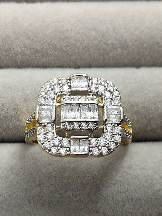 H&A Jewellery two-toned 18K gold polished zircon diamond ring with split shank band