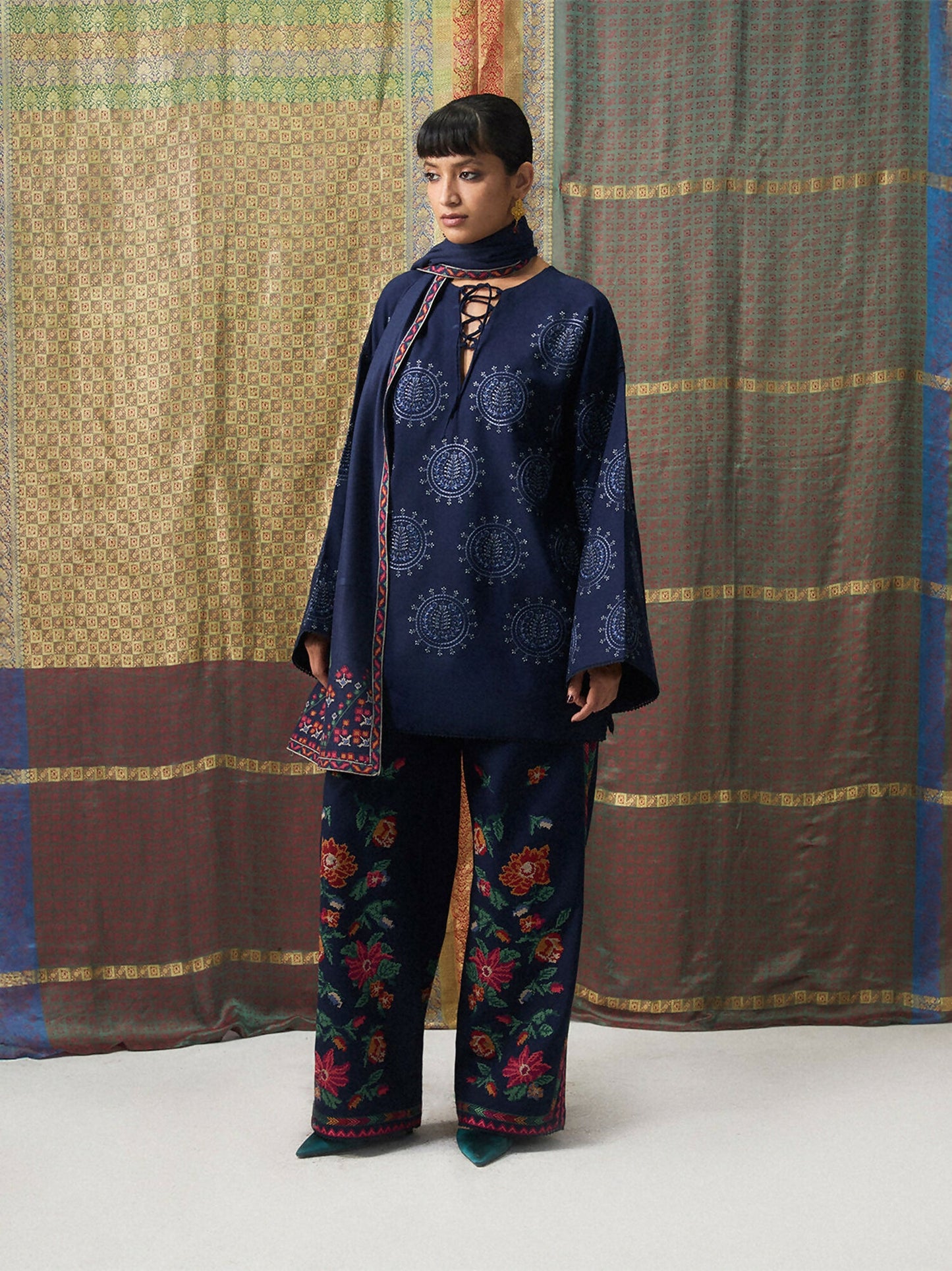 Jugnu by Hussain Rehar Khaddar Pret’26 Wool Embroidered Scarf-Bahareh