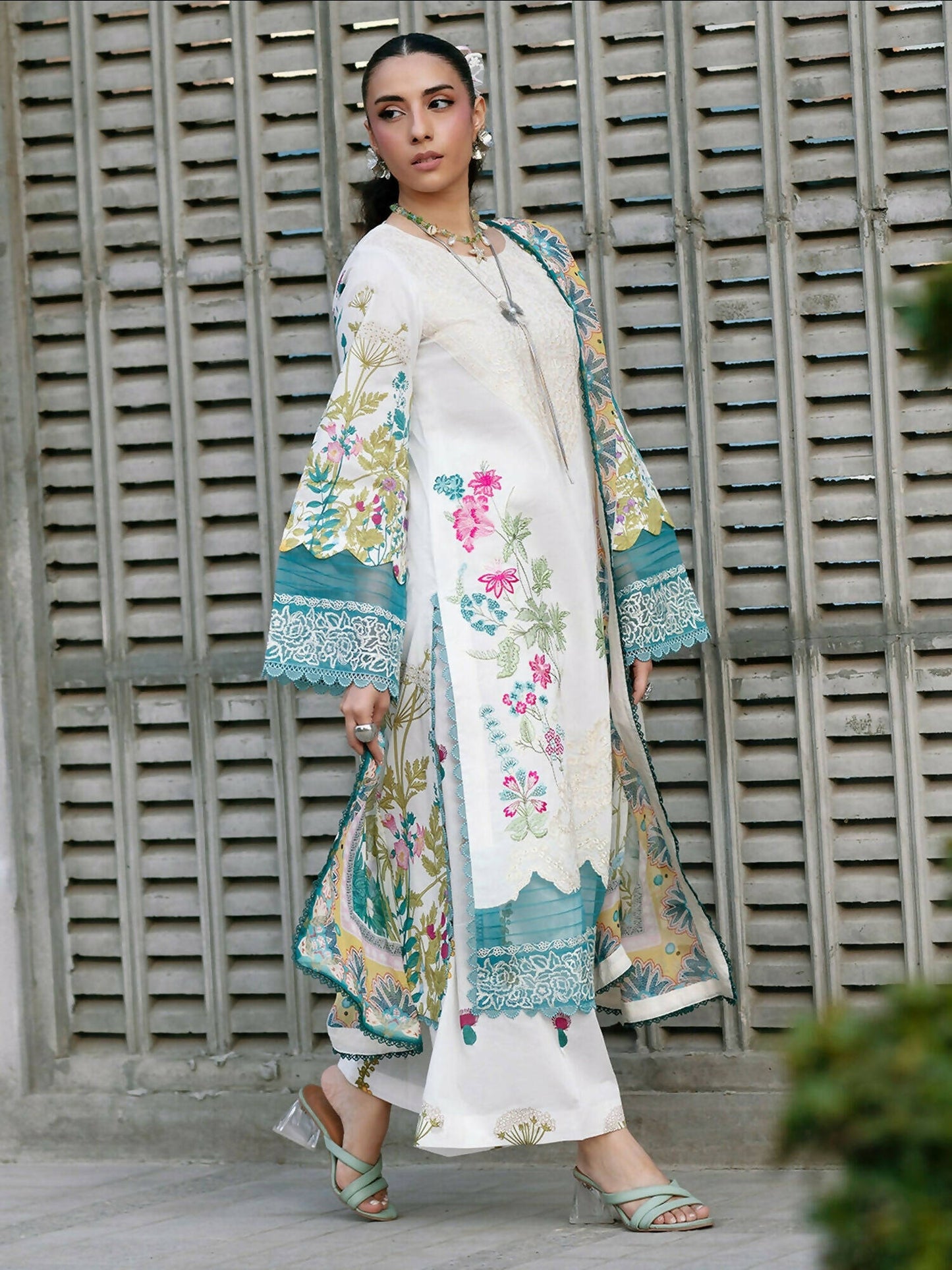 Mahnur Broadway Luxury Lawn'26 Embroidered Unstitched 3-Piece Suit-BW-004