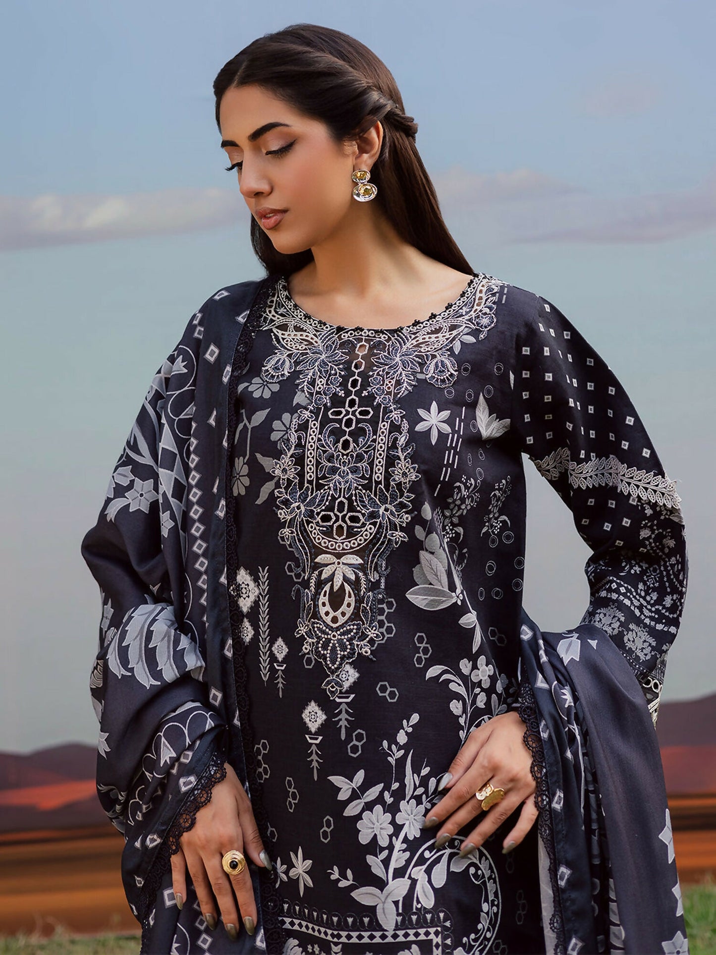 Parishay Rang e Sarma Khaddar Embroidered Stitched 3-Piece Suit-SAR-07