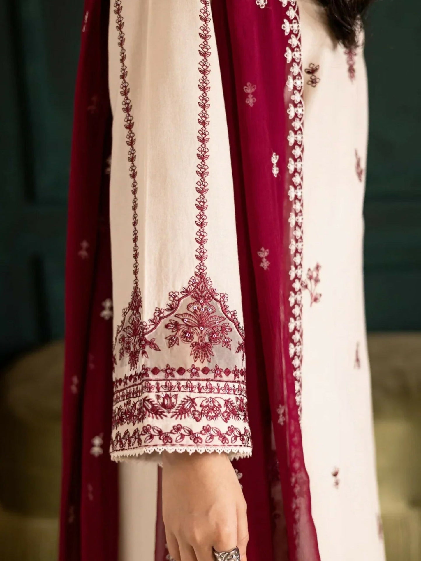 Stylish Collection Royal Pret Linen Embroidered Stitched 3-Piece Suit-Lvory Rua