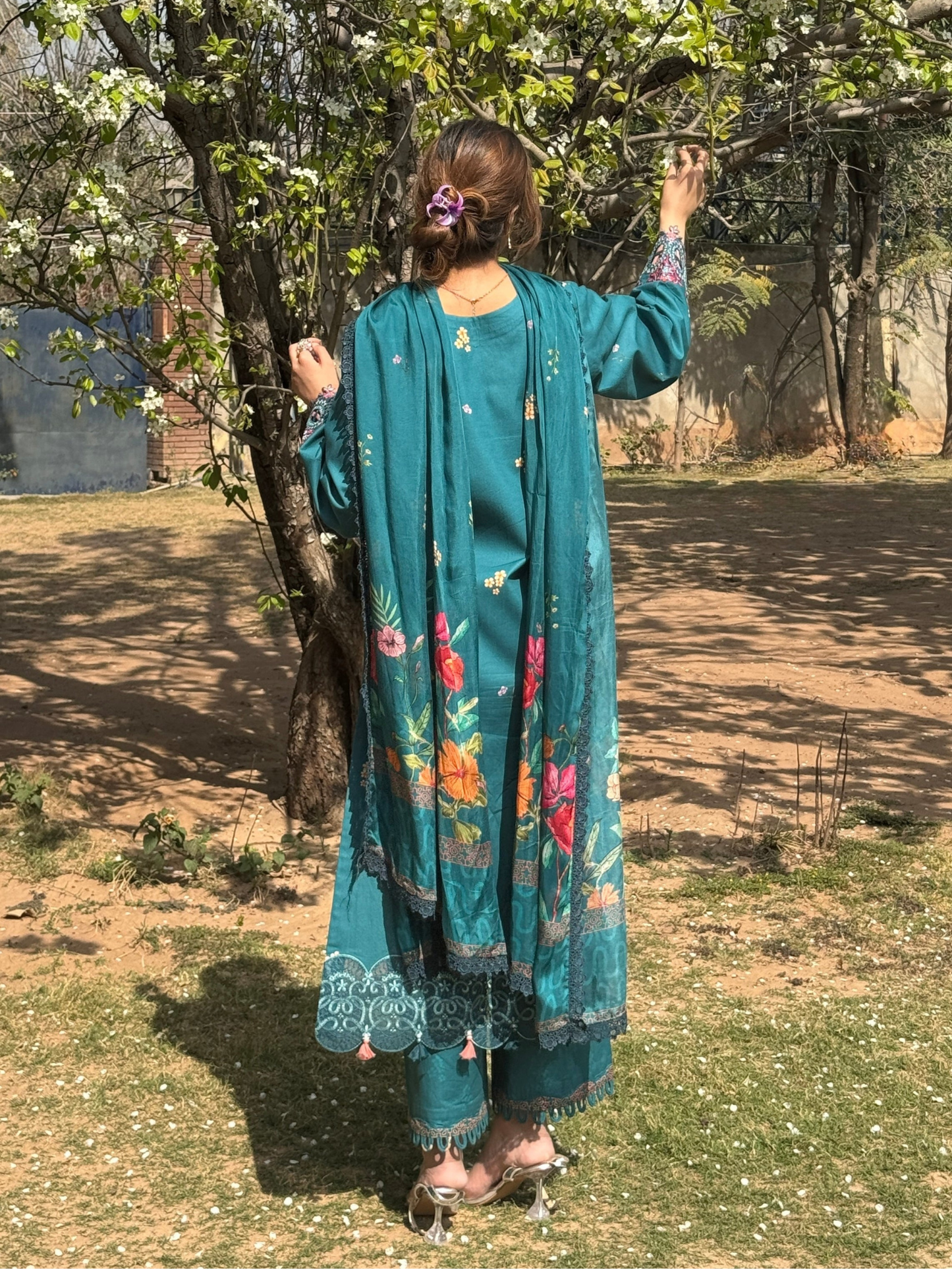 Green Sehrish Kanwal Festive Print'26 Lawn Embroidered Unstitched 3-Piece Suit-Rouge