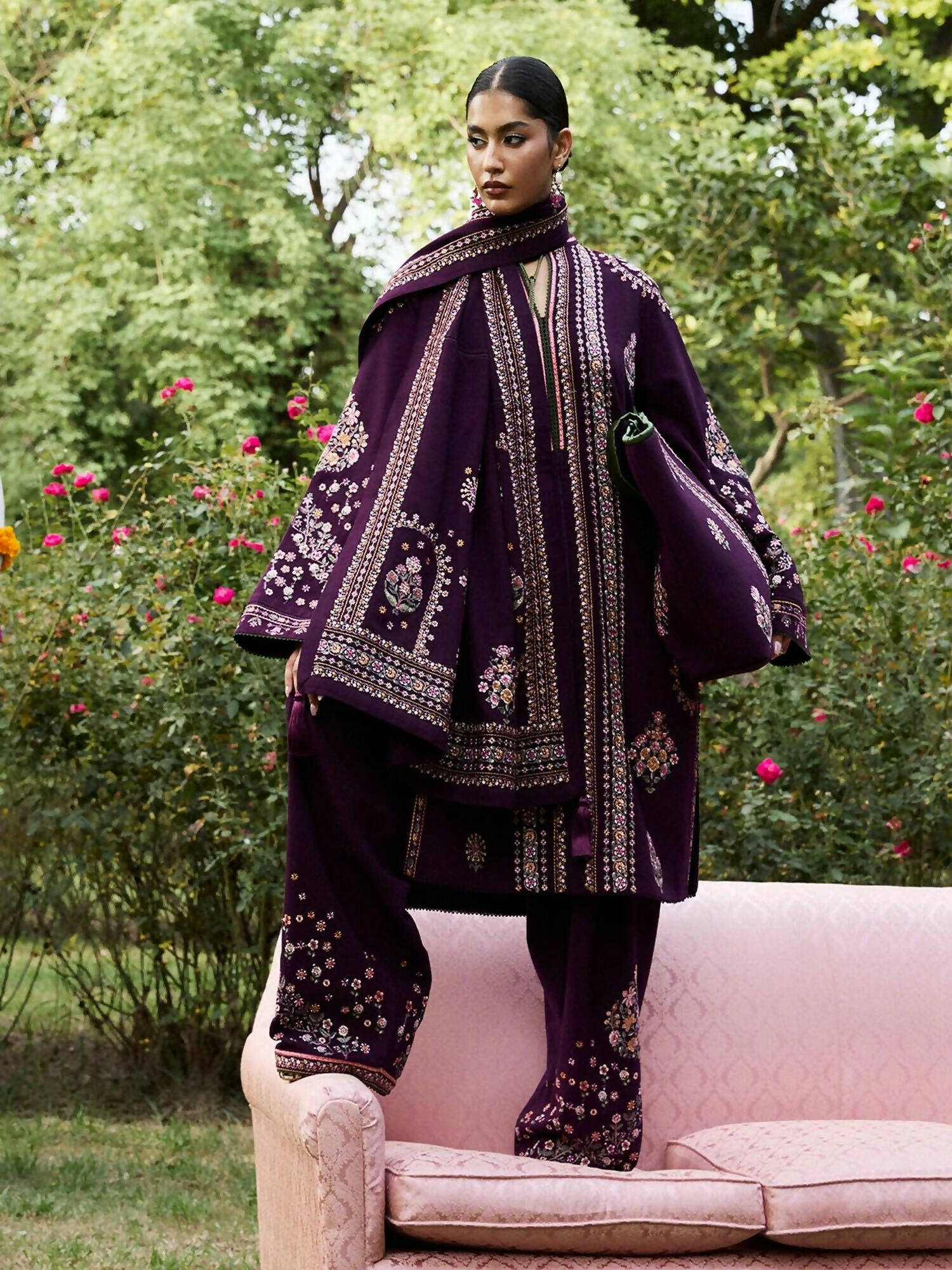 Jugnu By Hussain Rehar AW'25 Edit I Karandi Embroidered Scarf-Lila