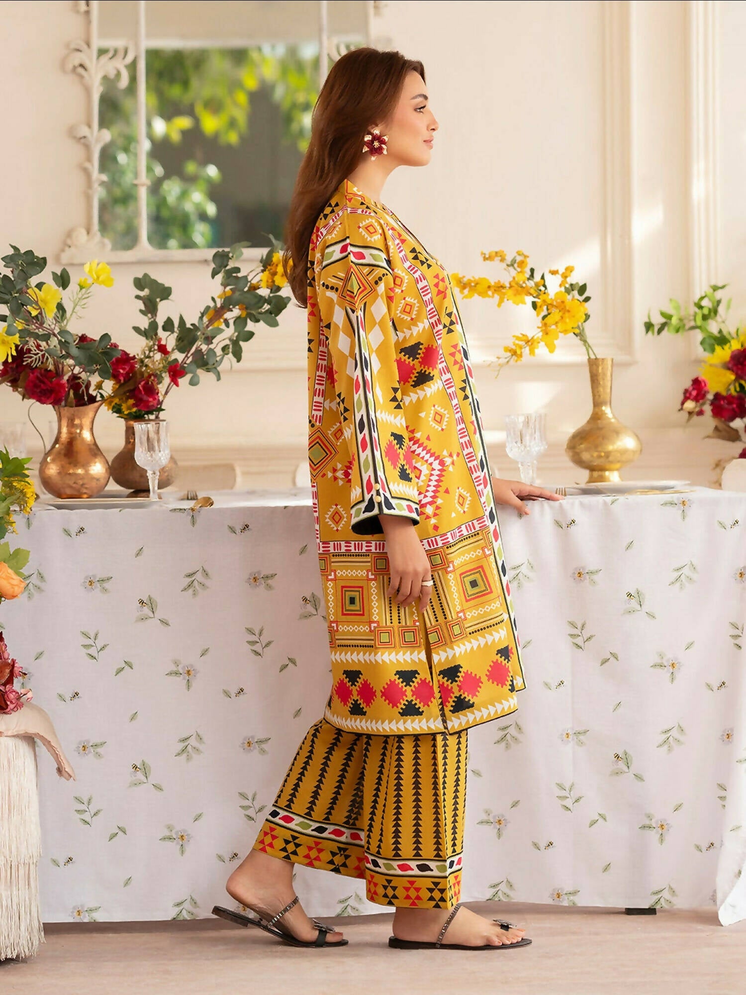 Mahnur Noir Lawn'26 Printed Unstitched 2-Piece Suit-N-02