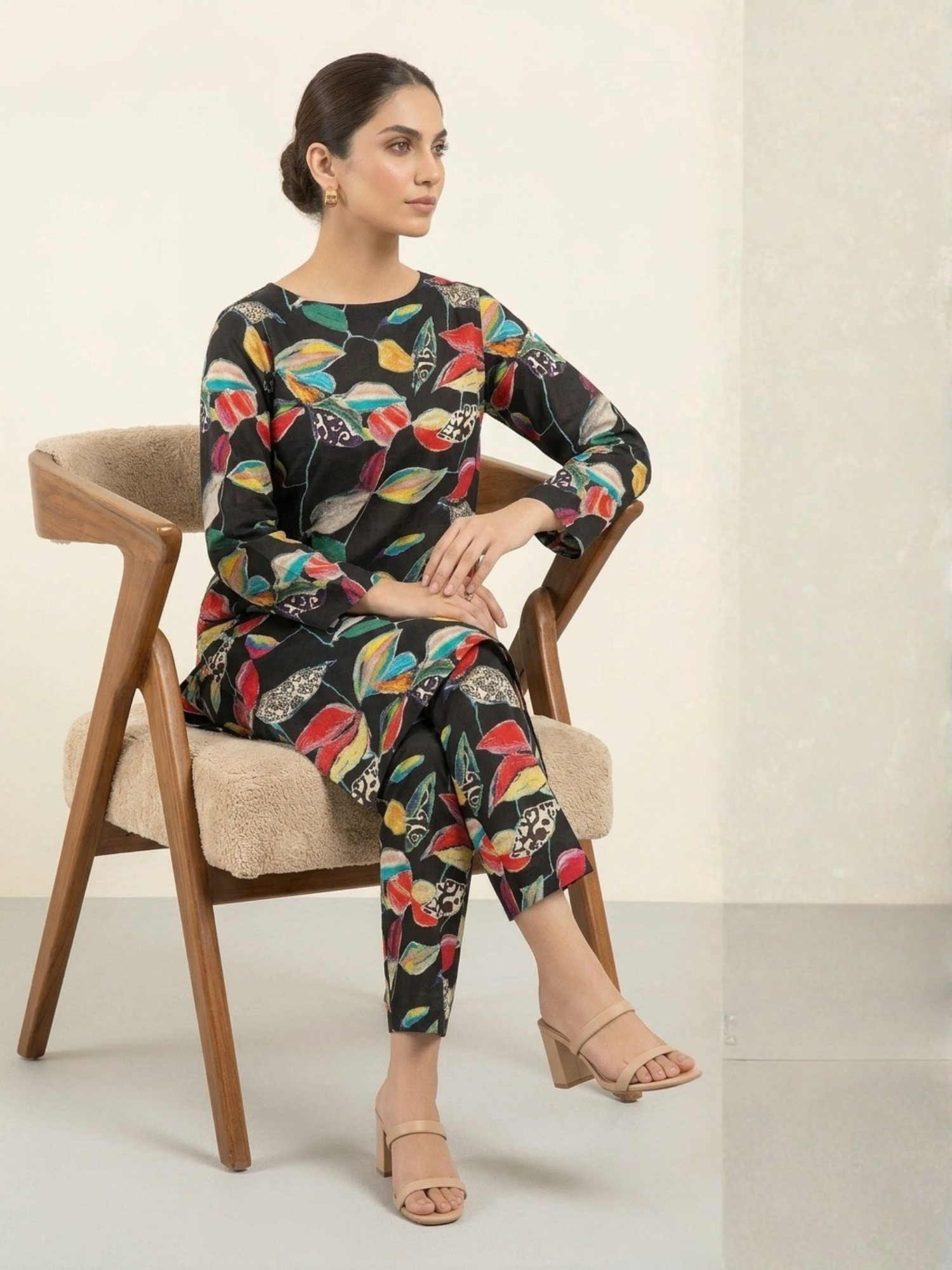 Black Bin Shaukat Lawn Printed Unstitched 2-Piece Suit